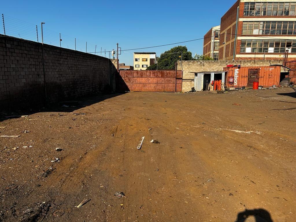 Industrial property for sale in Clairwood P24112564106