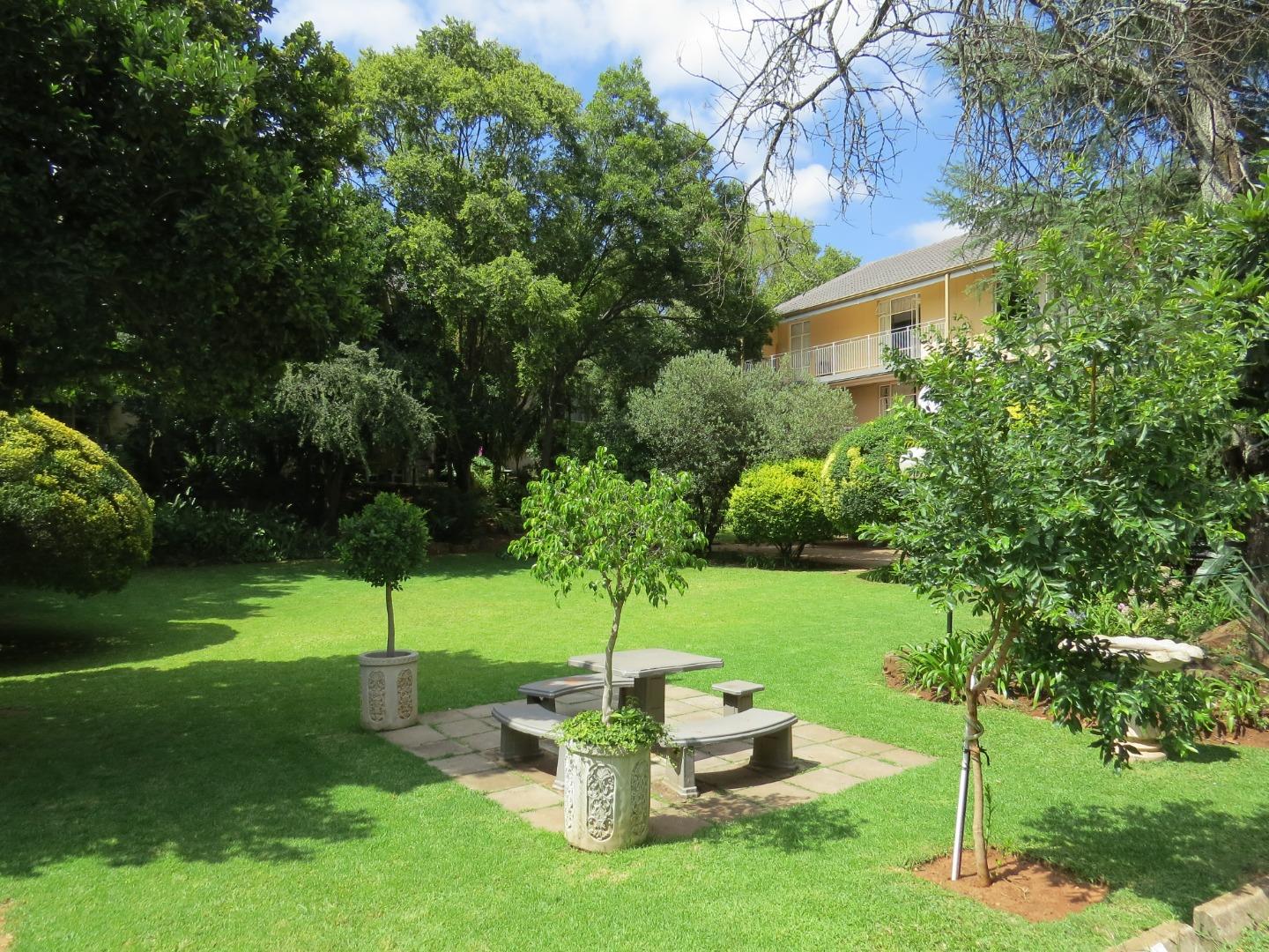 Lynnwood Glen Property Apartments / flats to rent in Lynnwood Glen