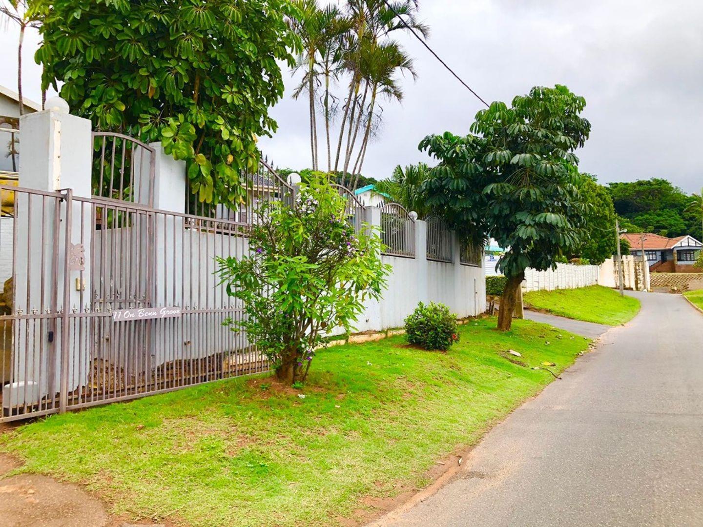 3 Bedroom House for sale in Montclair P24111956348