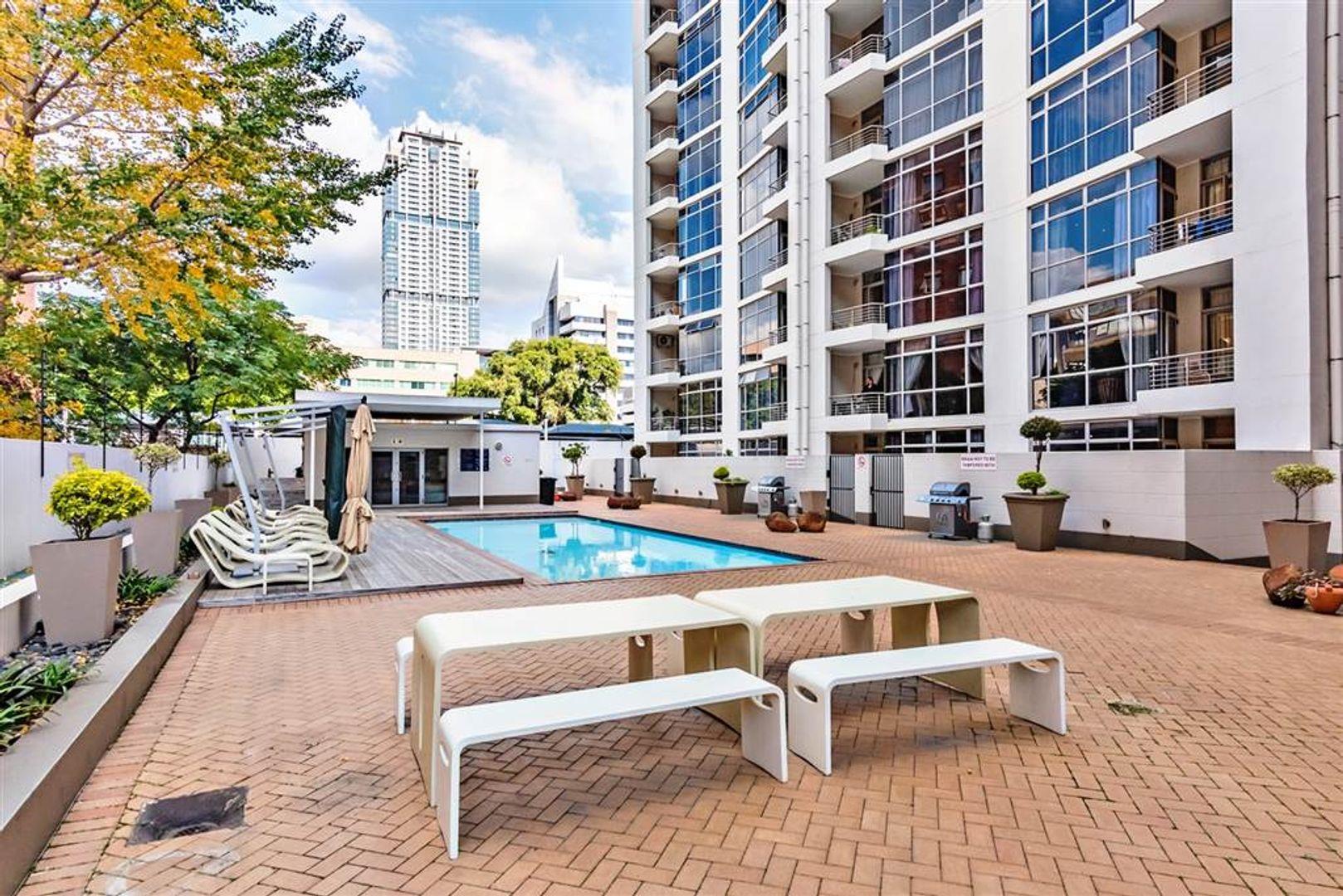 1 Bedroom Apartment / flat for sale in Sandton Central P24112600677