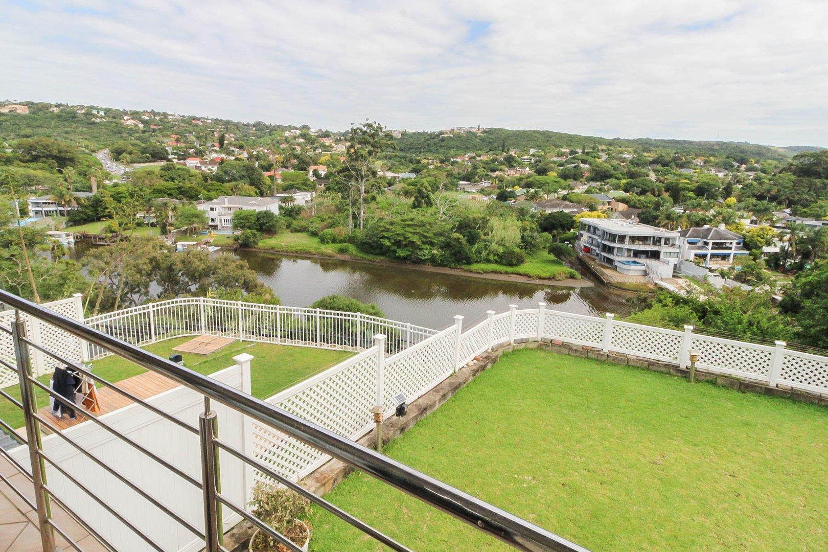 4 Bedroom House for sale in Beacon Bay P24112576144