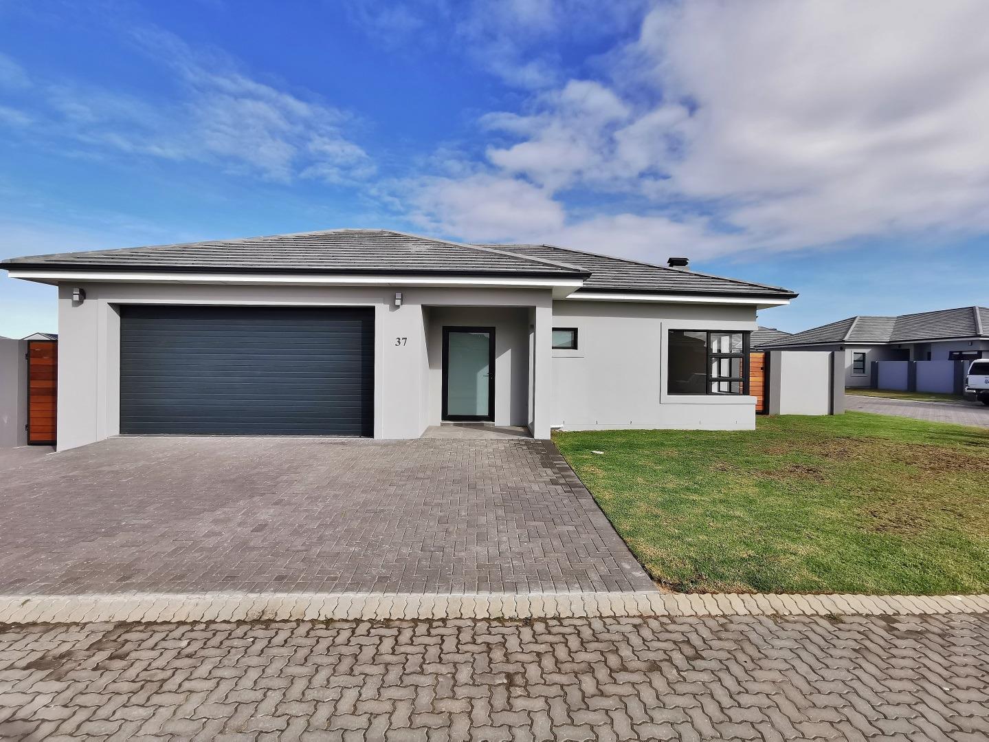 3 Bedroom Townhouse for sale in Mill Park Mill Park Private Estate