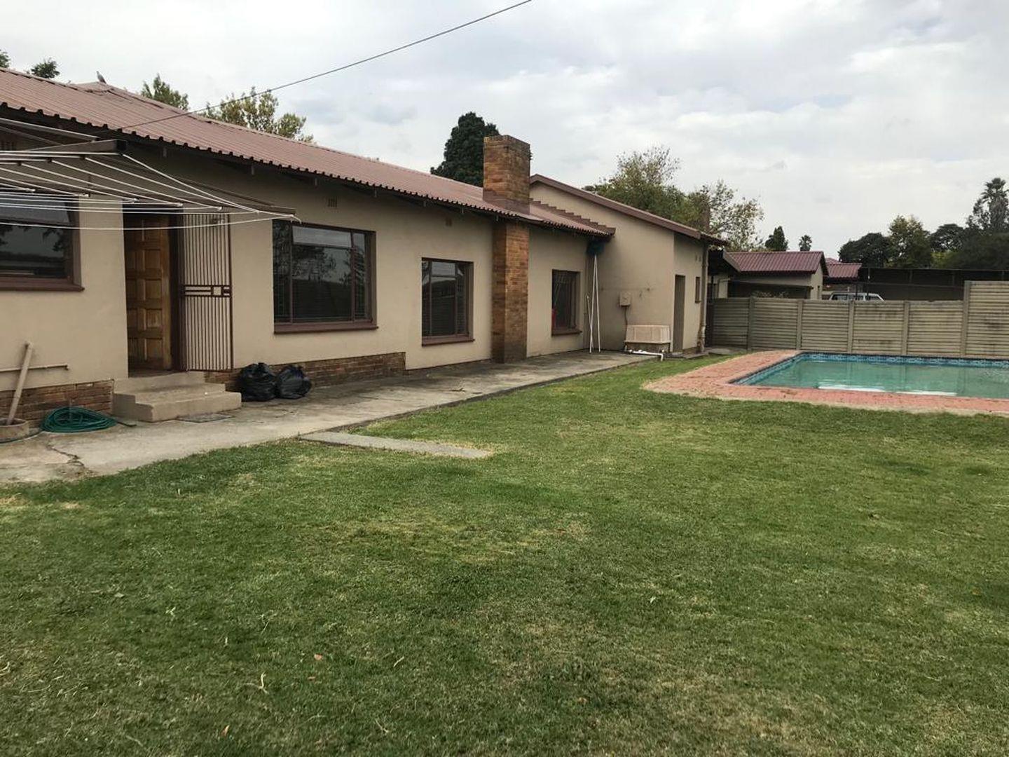 3 Bedroom House for sale in Kinross P24112586794