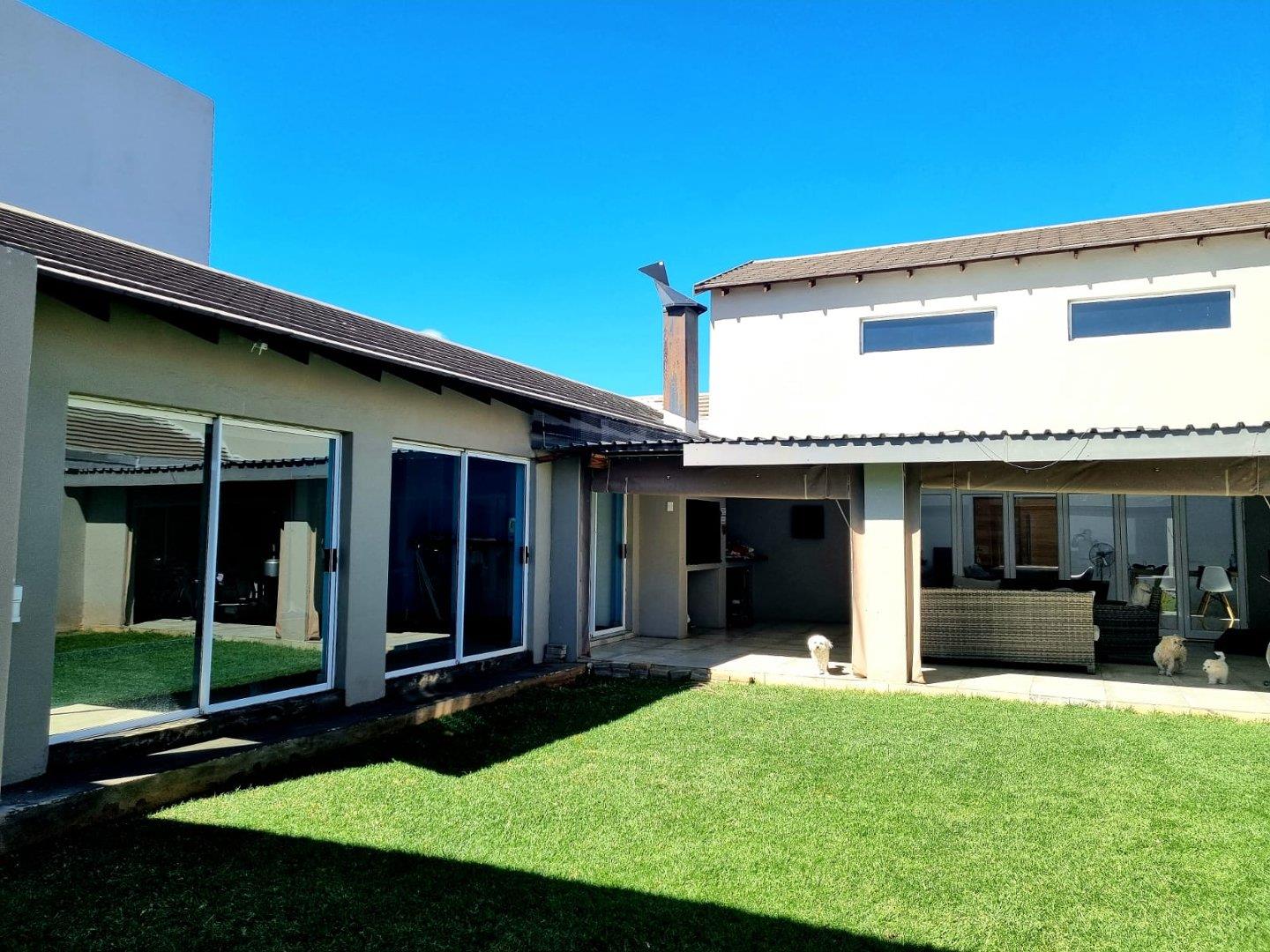 4 Bedroom House for sale in Minerva Gardens P24112591866