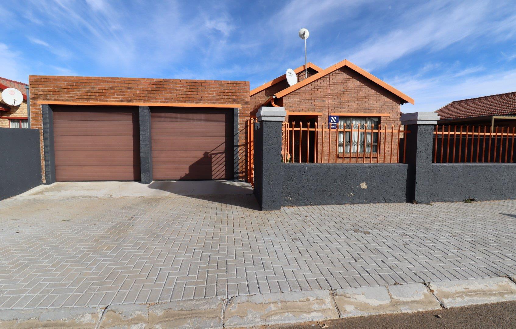 Mandela View, Bloemfontein Property Property and houses for sale in