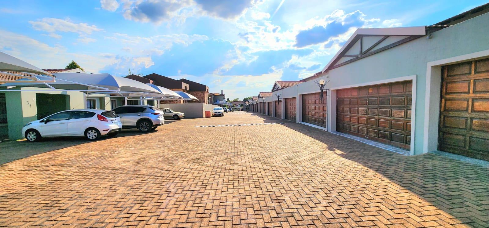 2 Bedroom Apartment / flat for sale in Greenhills 2 Dater Street P24112593657