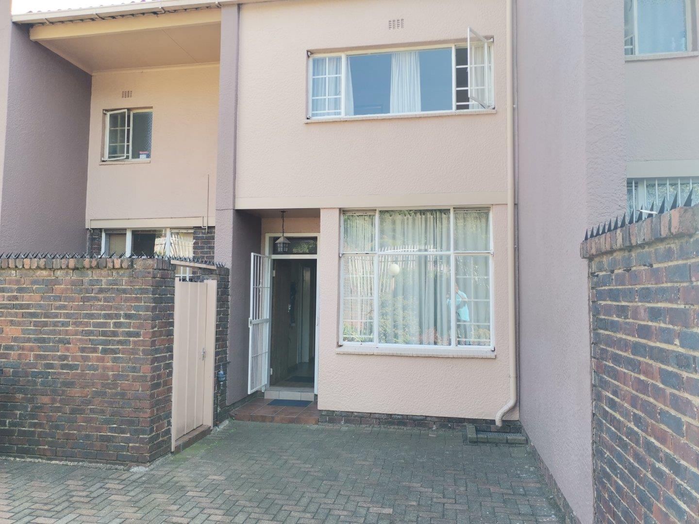 Florida Hills Property Property and houses for sale in Florida Hills