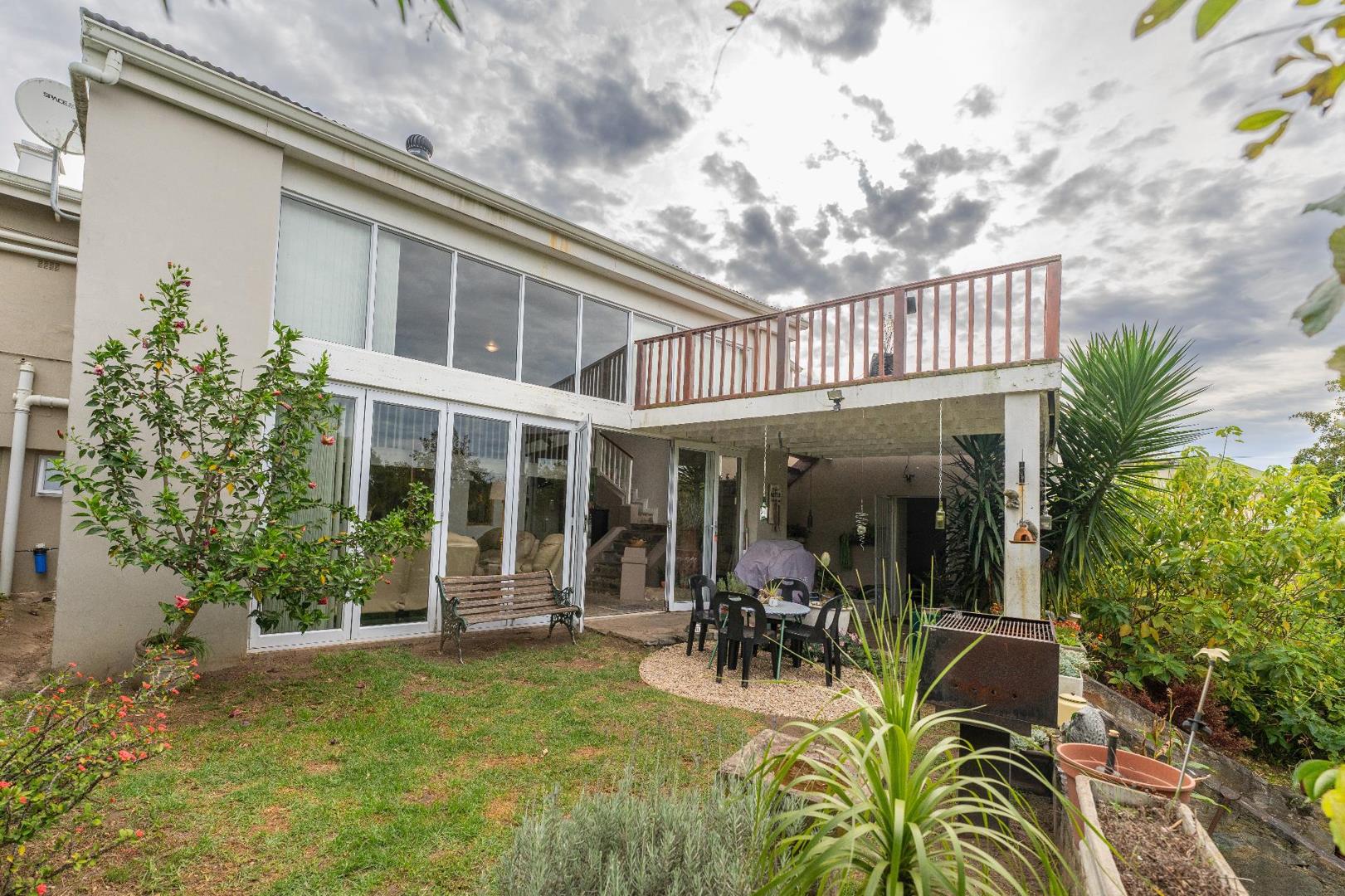 4 Bedroom House for sale in Sunnyside P24112595665