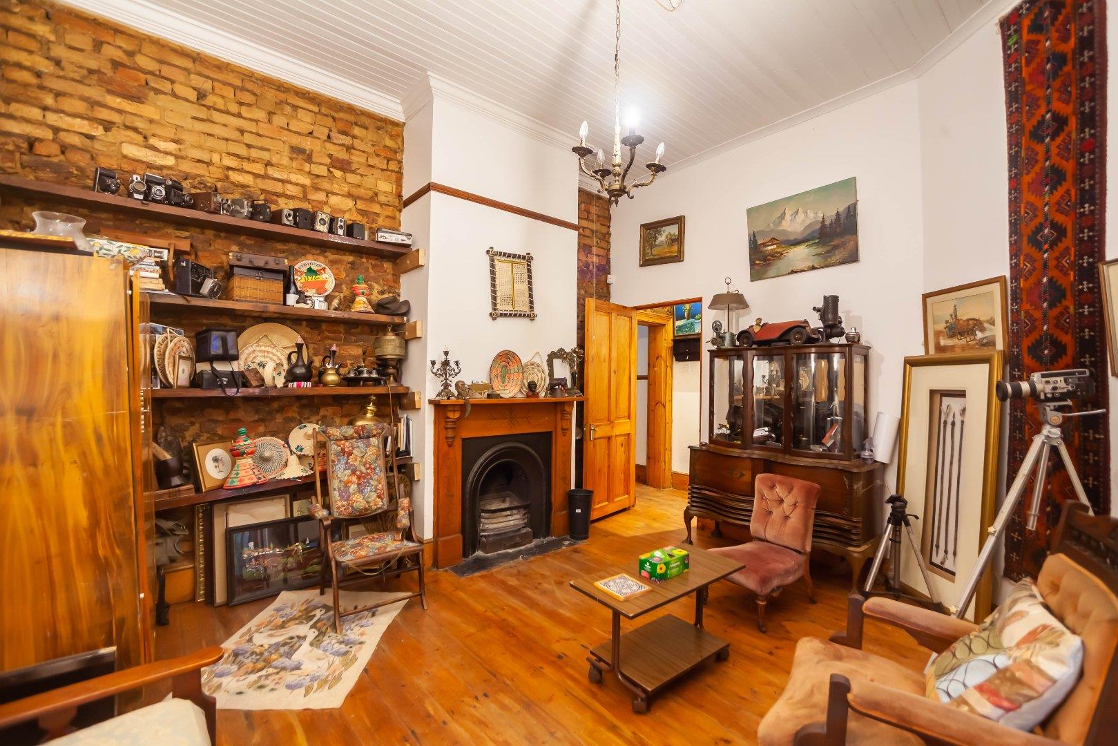 2 Bedroom House for sale in Observatory P24112595875