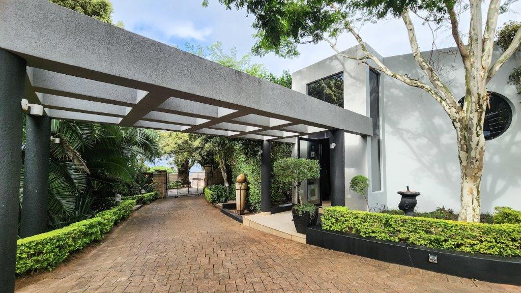 6 Bedroom House for sale in St Michaels On Sea P24112597369