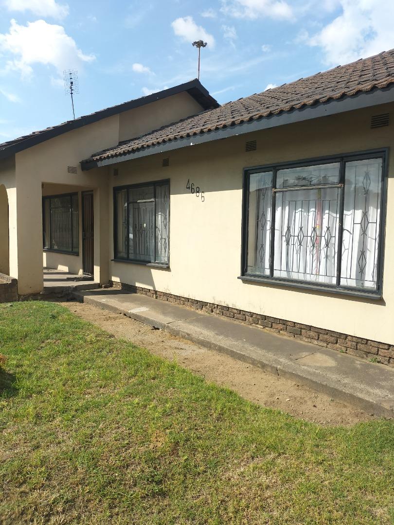 3 Bedroom House for sale in Ackerville P24112601157