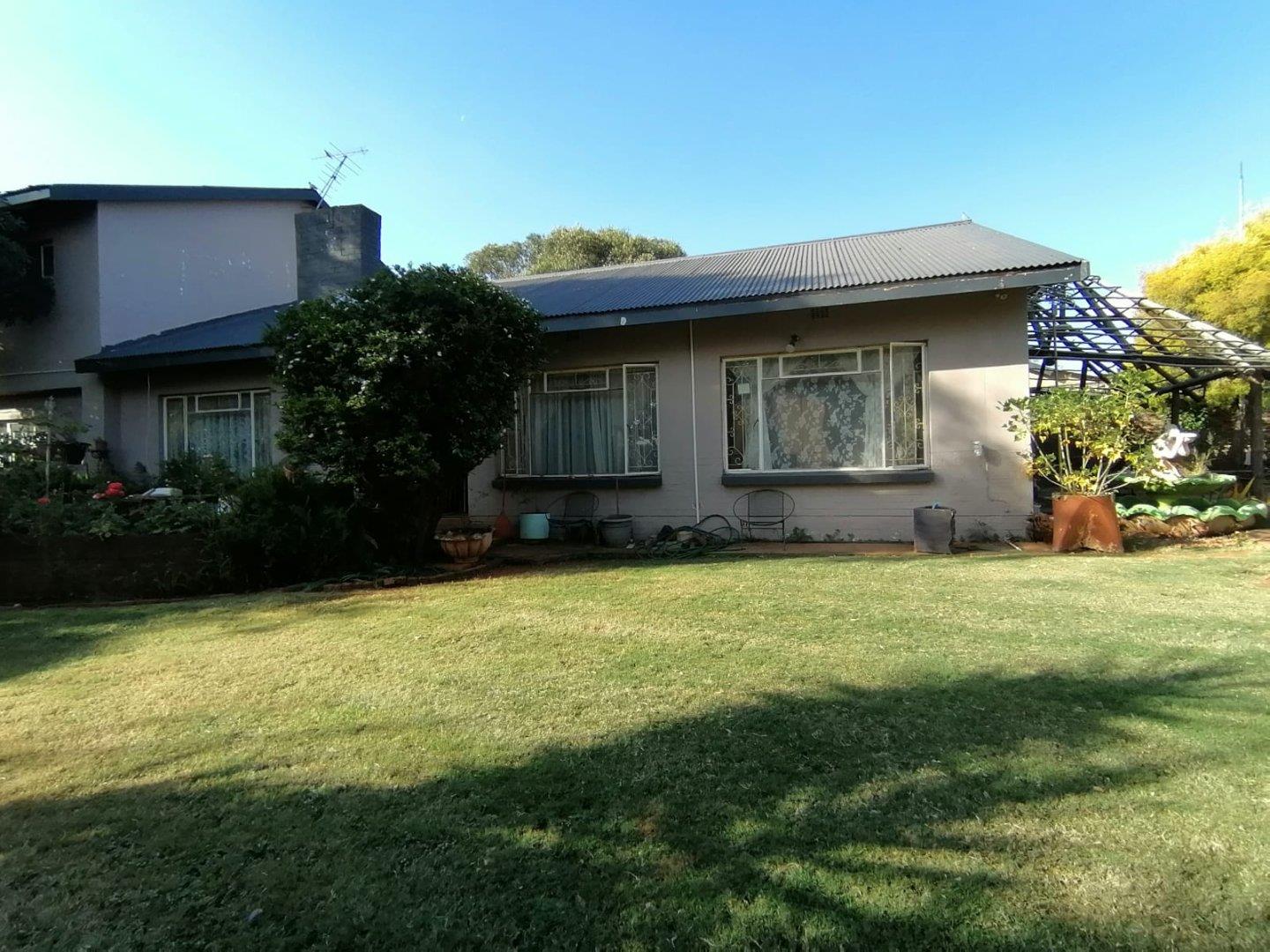 Carletonville Central Property Property and houses for sale in