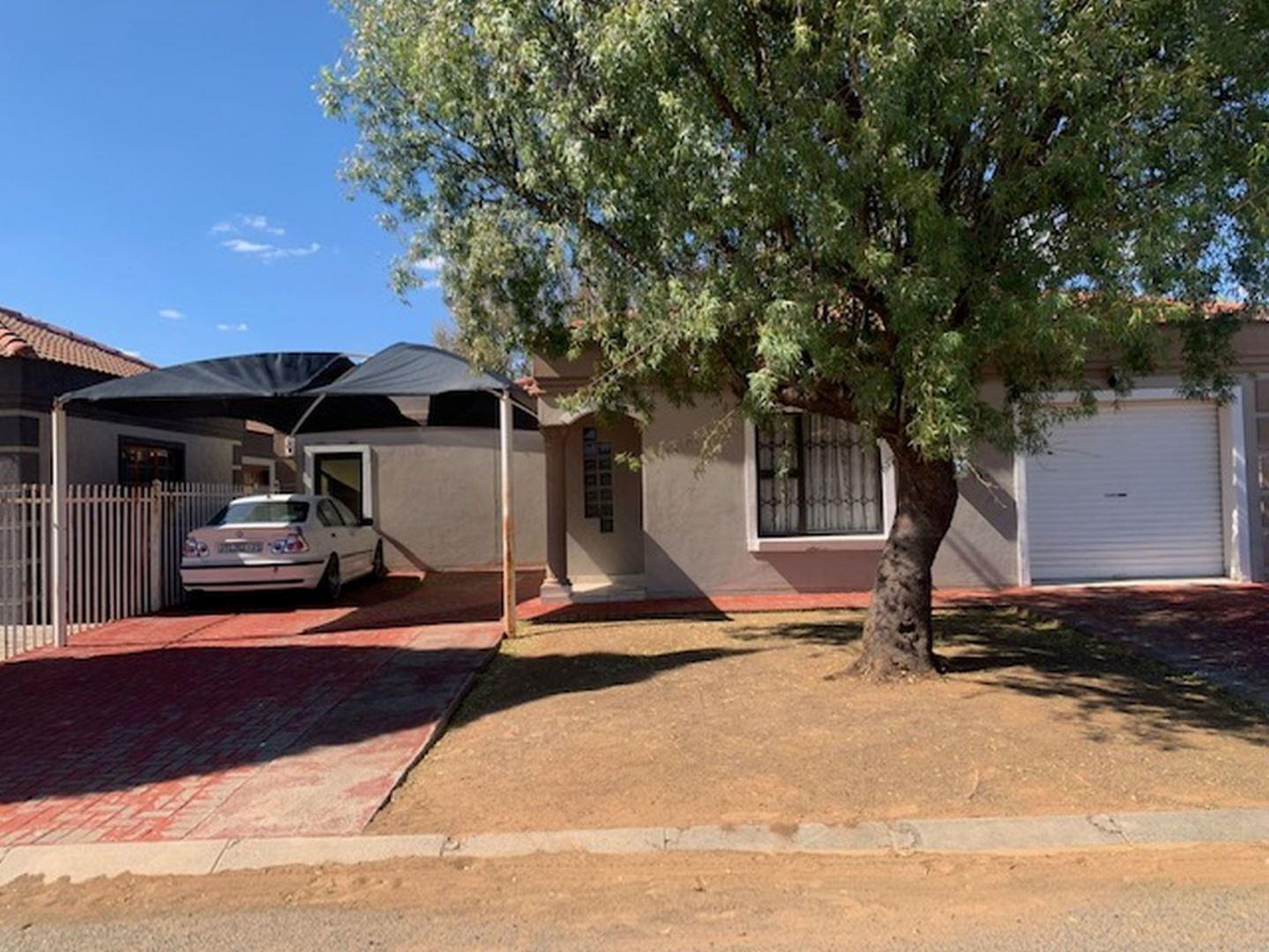 Mandela View, Bloemfontein Property Property and houses for sale in