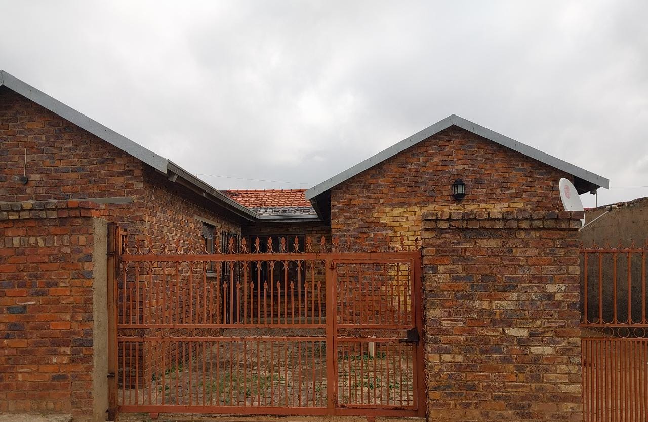 Tembisa Central Property Houses for sale in Tembisa Central