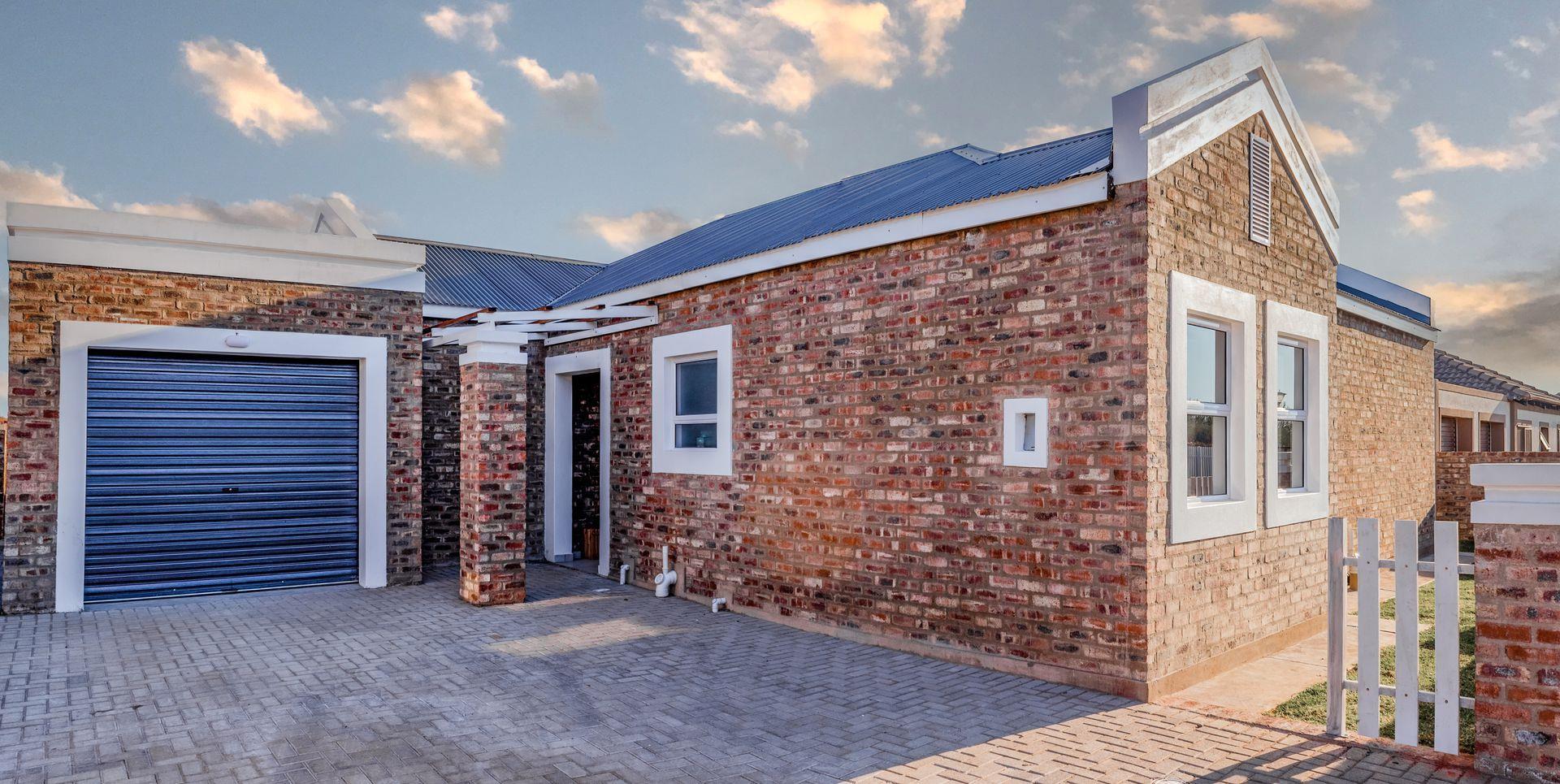 3 Bedroom House for sale in Waterberry Estate P24112606056