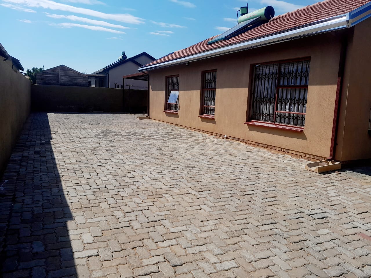 3 Bedroom House for sale in Soshanguve East P24112606090