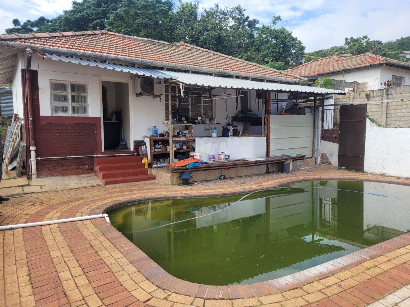 2 Bedroom House for sale in Montclair P24112607173