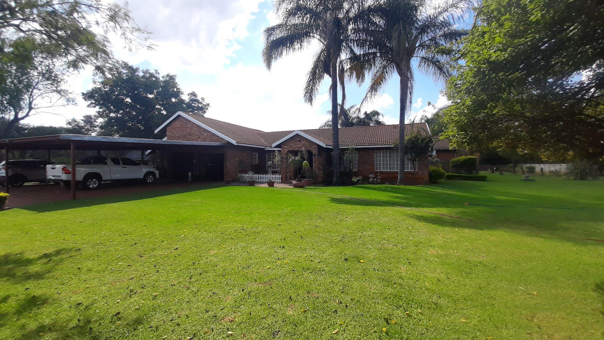 5 Bedroom House for sale in Heatherdale AH P24112607694