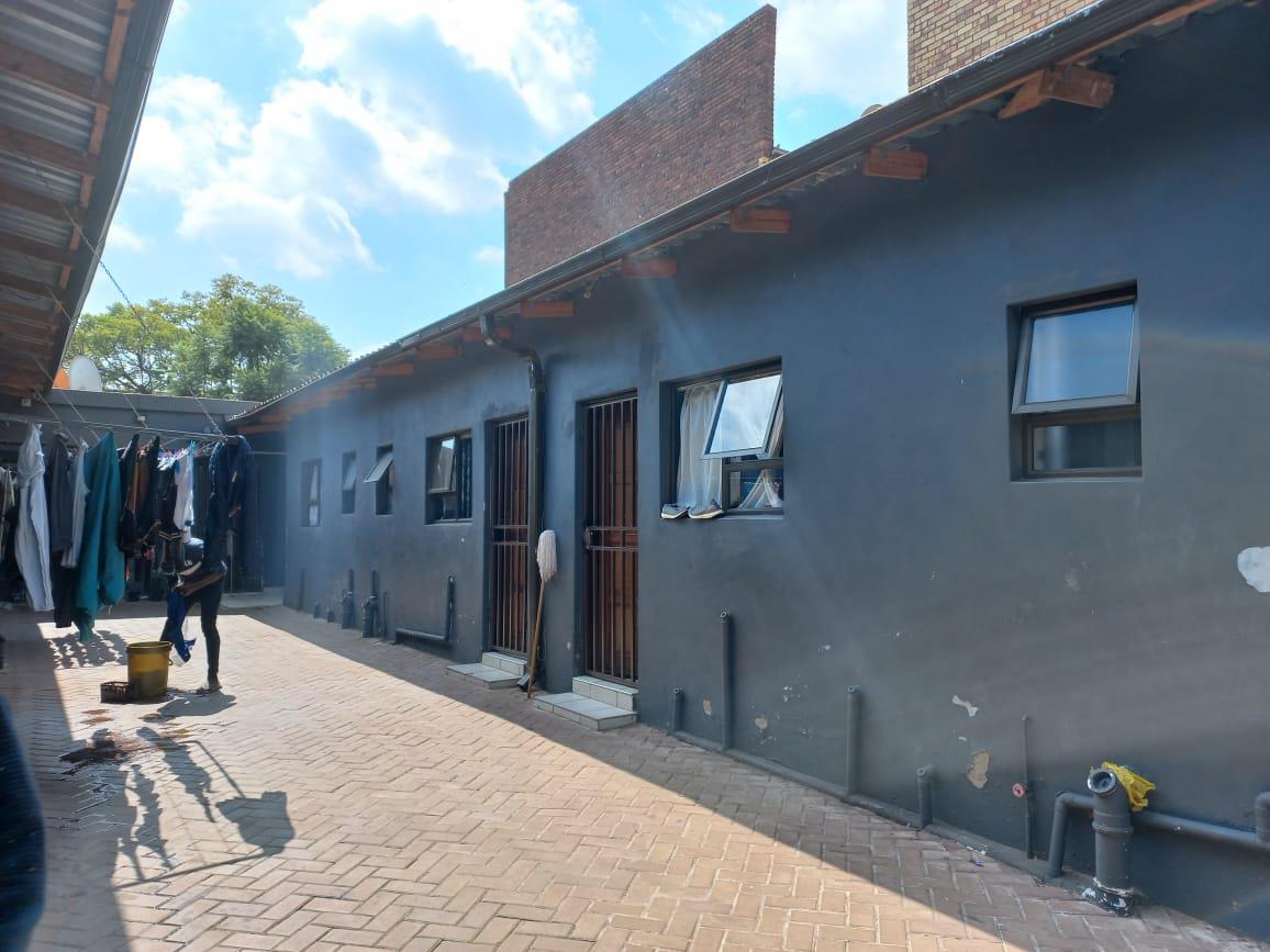 Commercial property for sale in Yeoville P24113578374