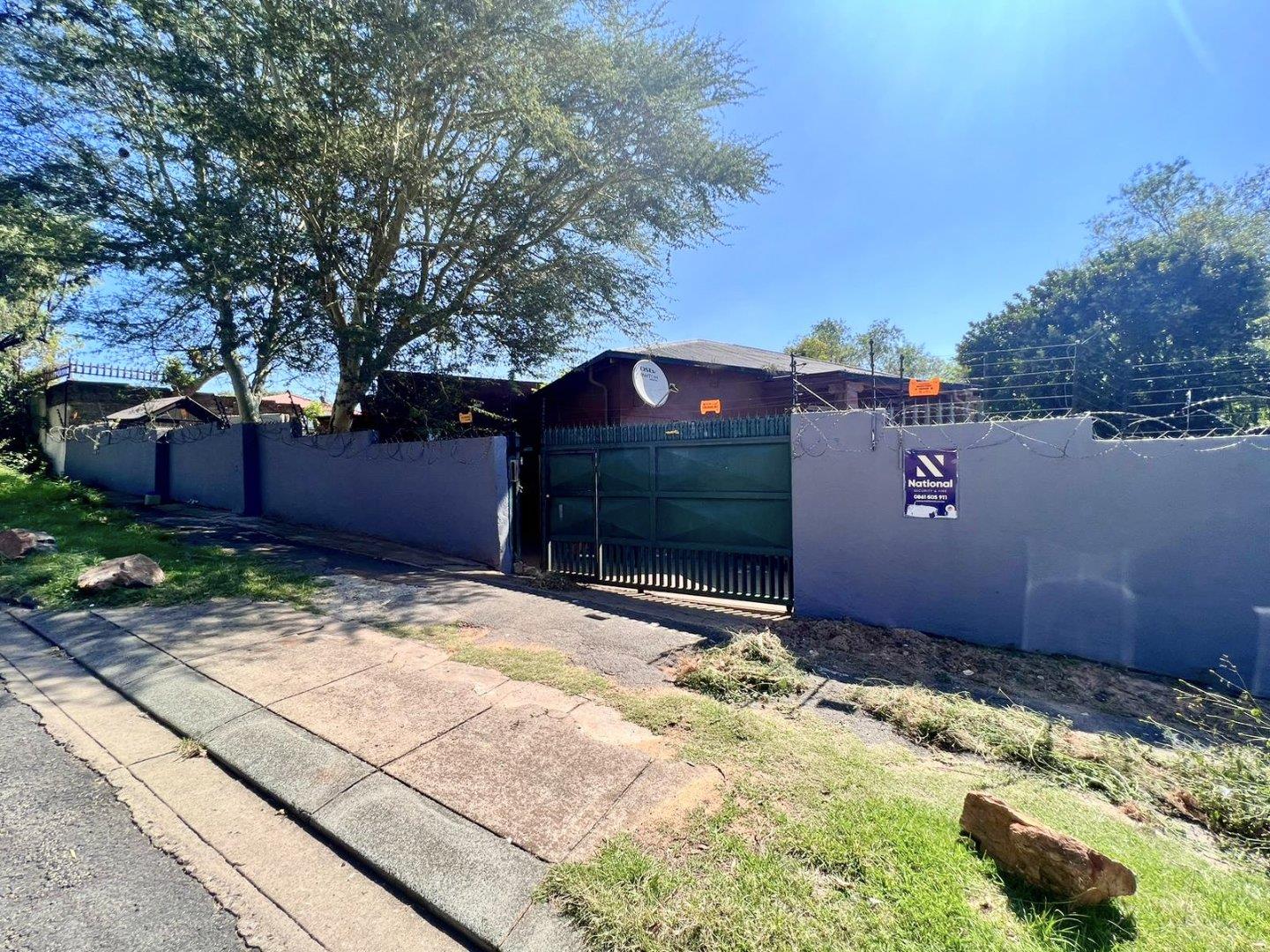 8 Bedroom House for sale in Hurst Hill P24112610327