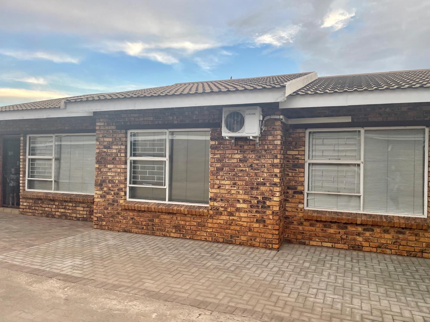 2 Bedroom House for sale in Duncanville P24112614536