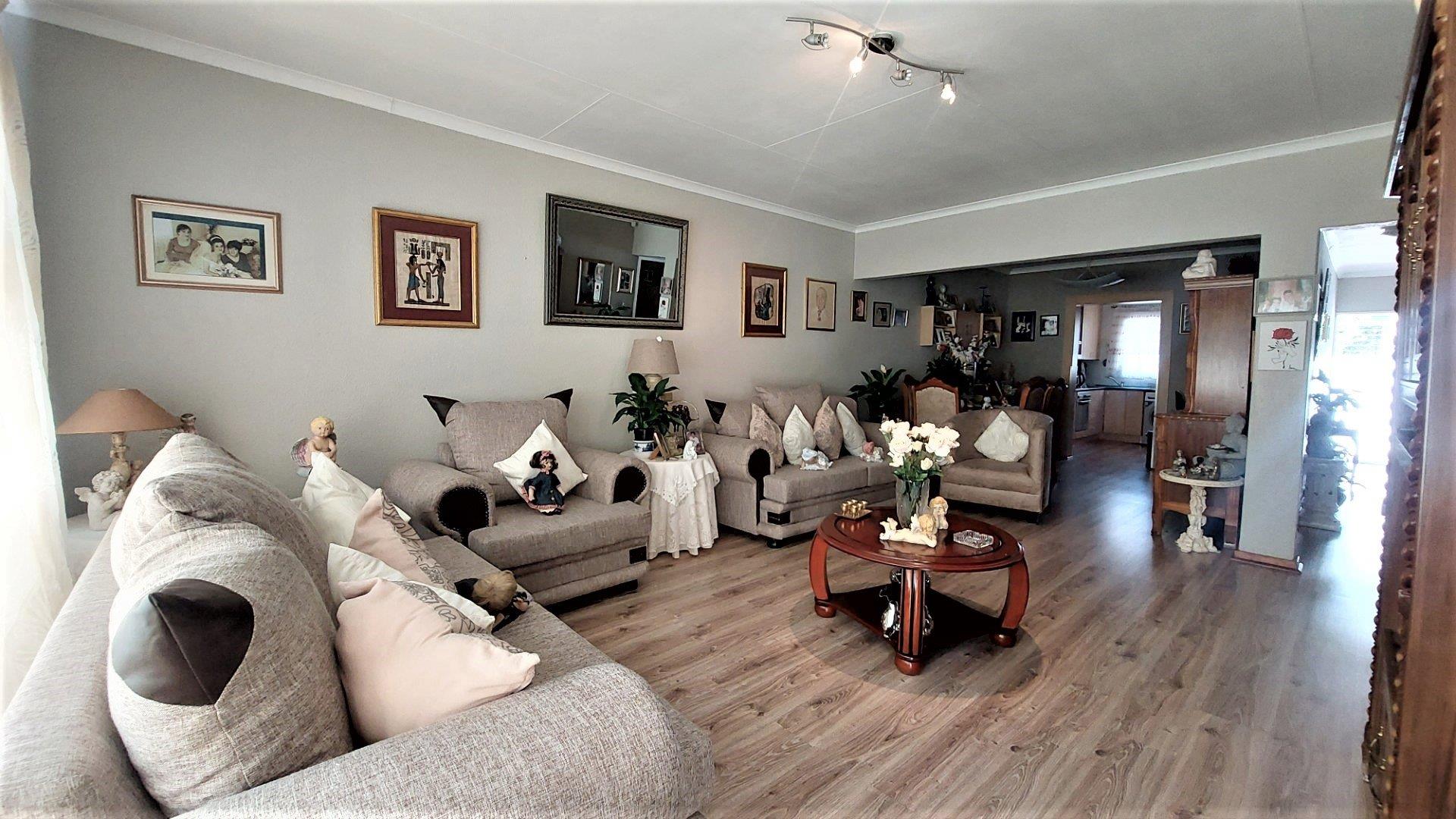 2 Bedroom Townhouse for sale in Ferryvale P24112614569