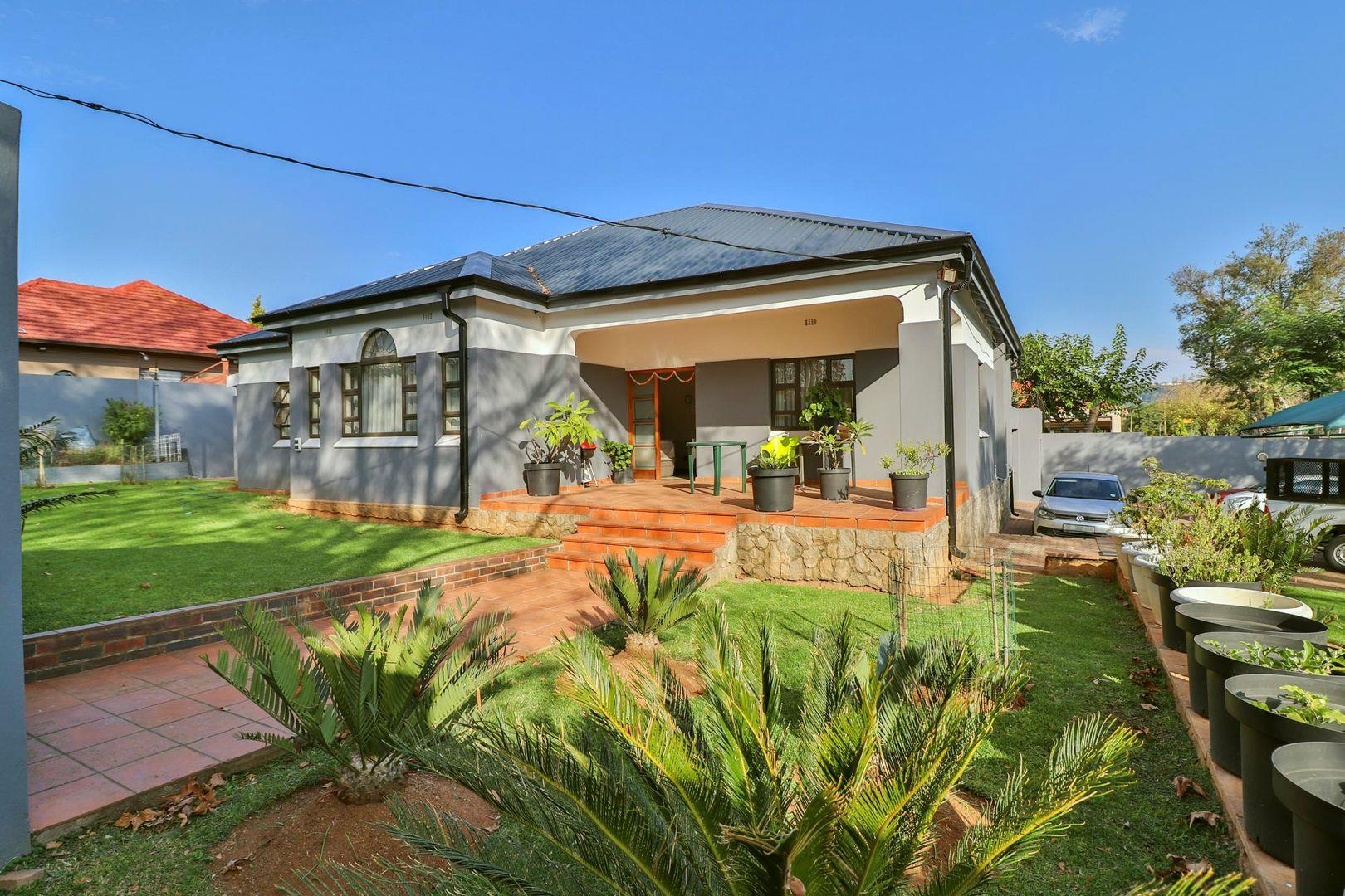 3 Bedroom House for sale in Highlands North P24112614809