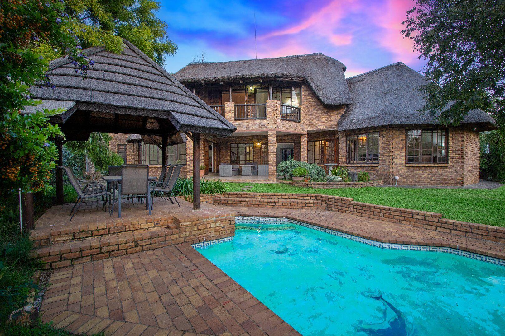 4 Bedroom House for sale in Fourways Gardens P24112518150