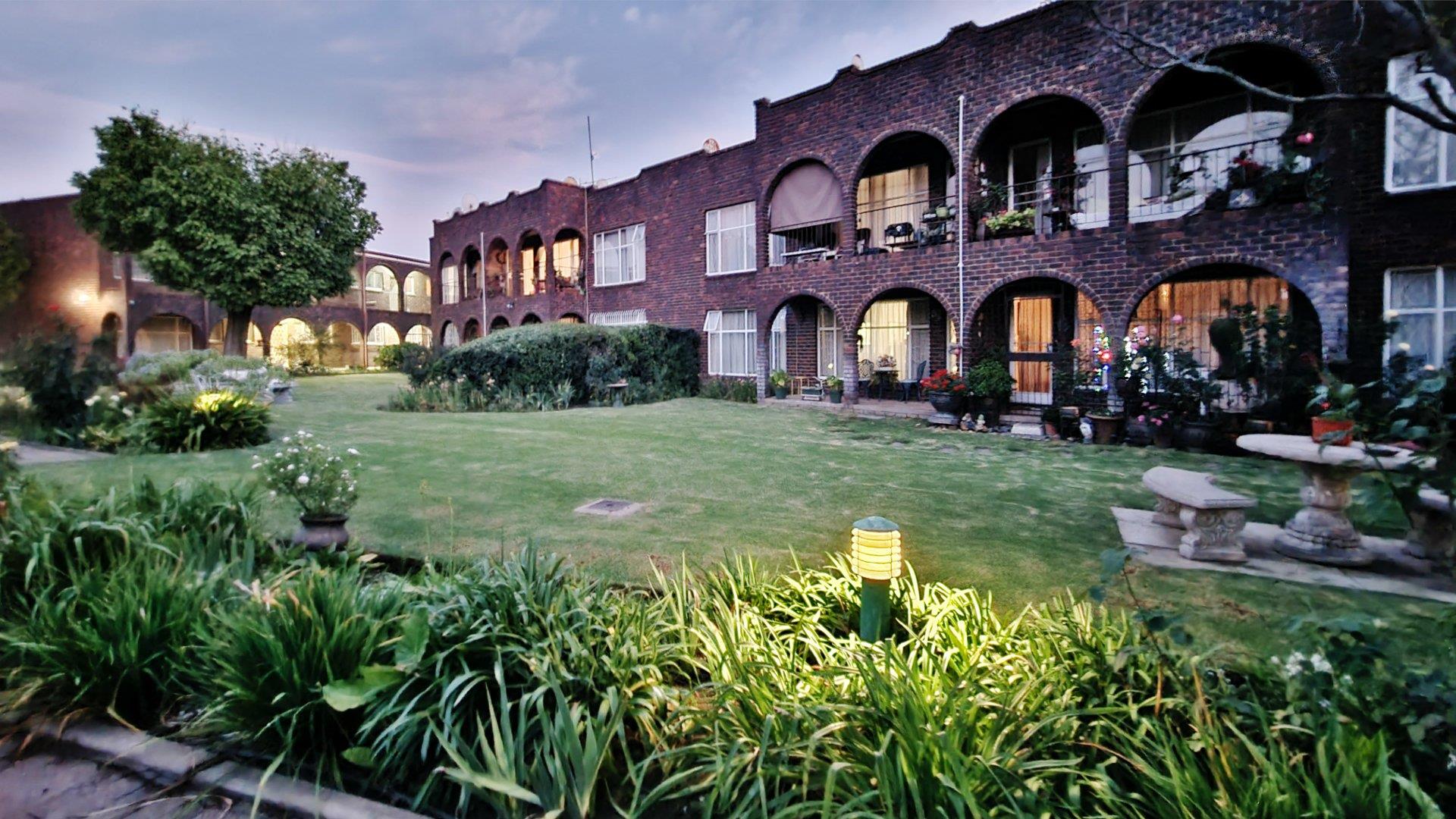 2 Bedroom Apartment / flat for sale in Three Rivers 17a Walnut Street P24113801497