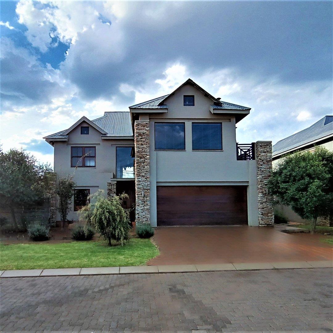 4 Bedroom House for sale in Vaal de Grace Golf Estate P24112590186