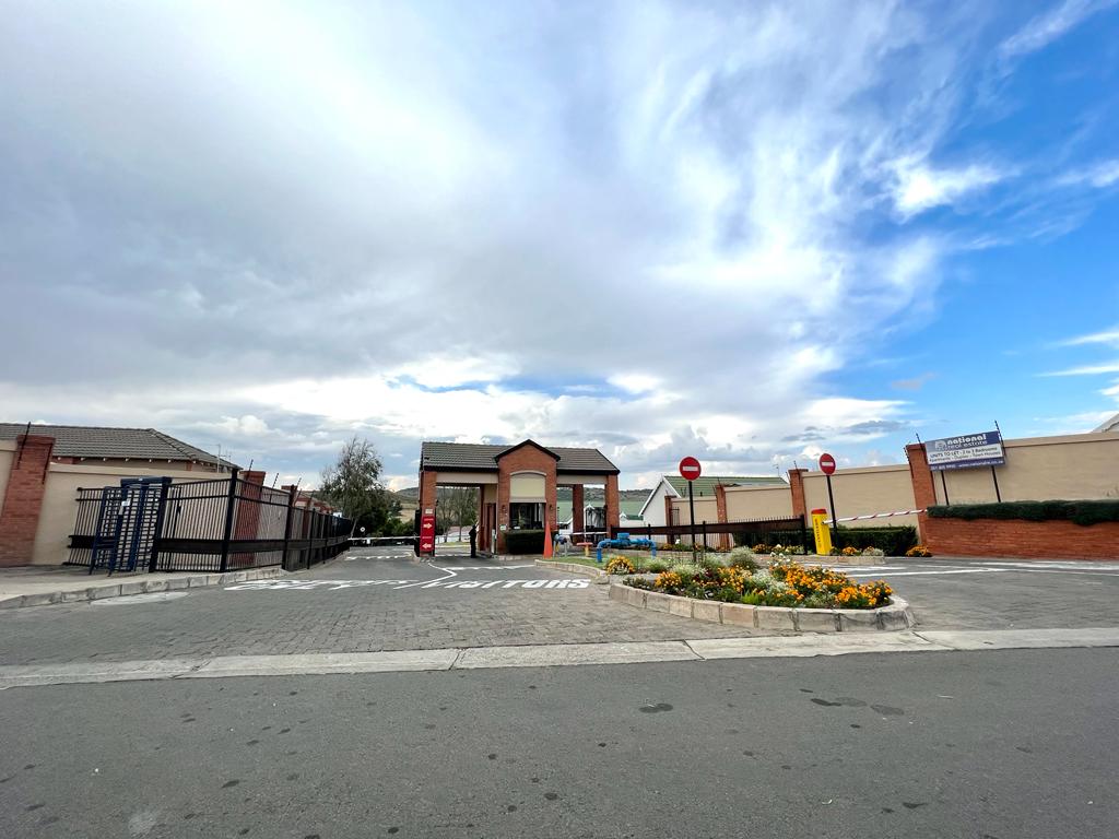 2 Bedroom Townhouse for sale in Hillside P24114665222