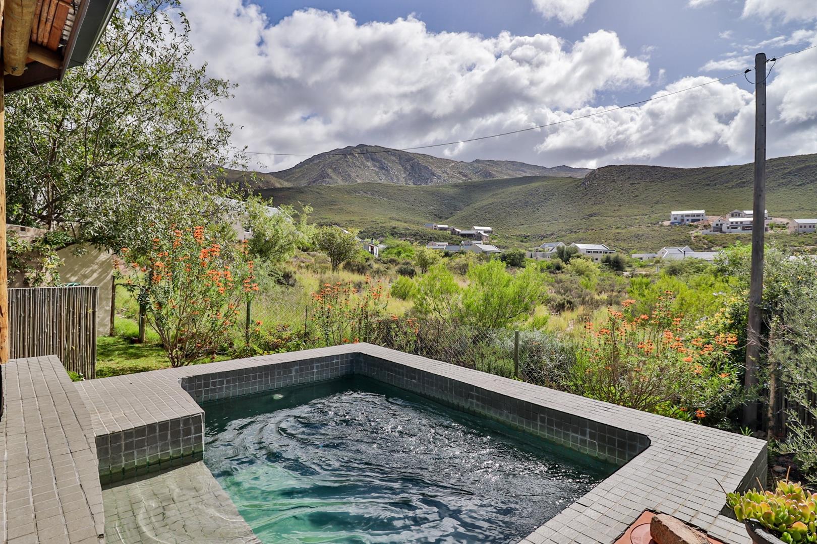 2 Bedroom House for sale in Montagu 2 Piet Se Road Street P24112620916