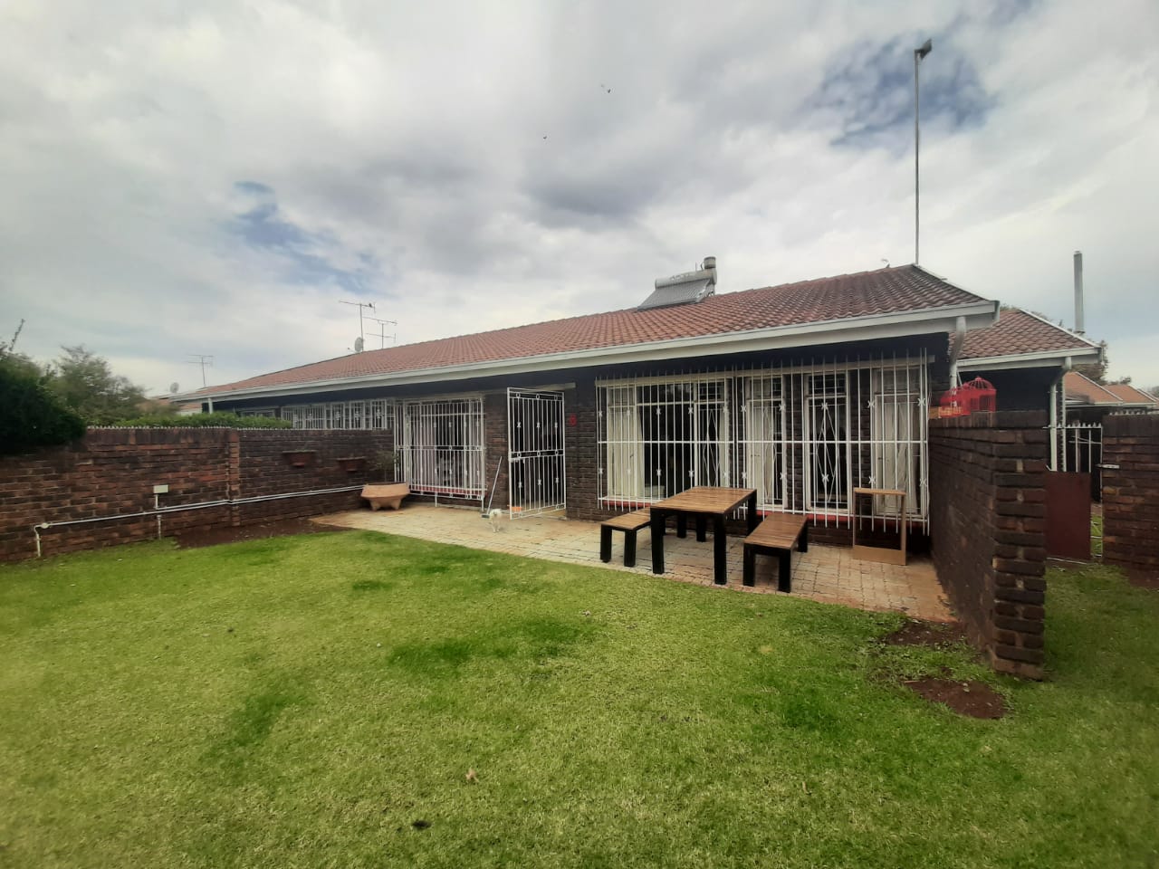 2 Bedroom Townhouse for sale in Duncanville P24112628142