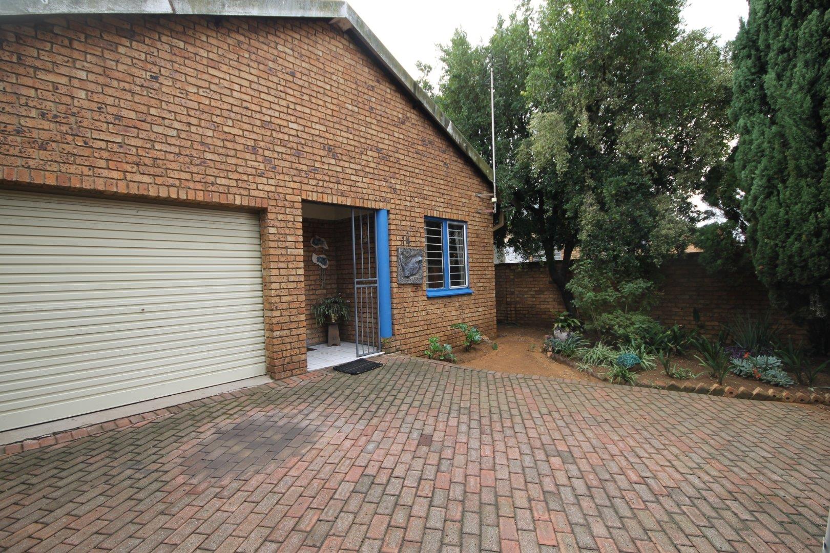 Townhouses for sale in Witbank Witbank Property