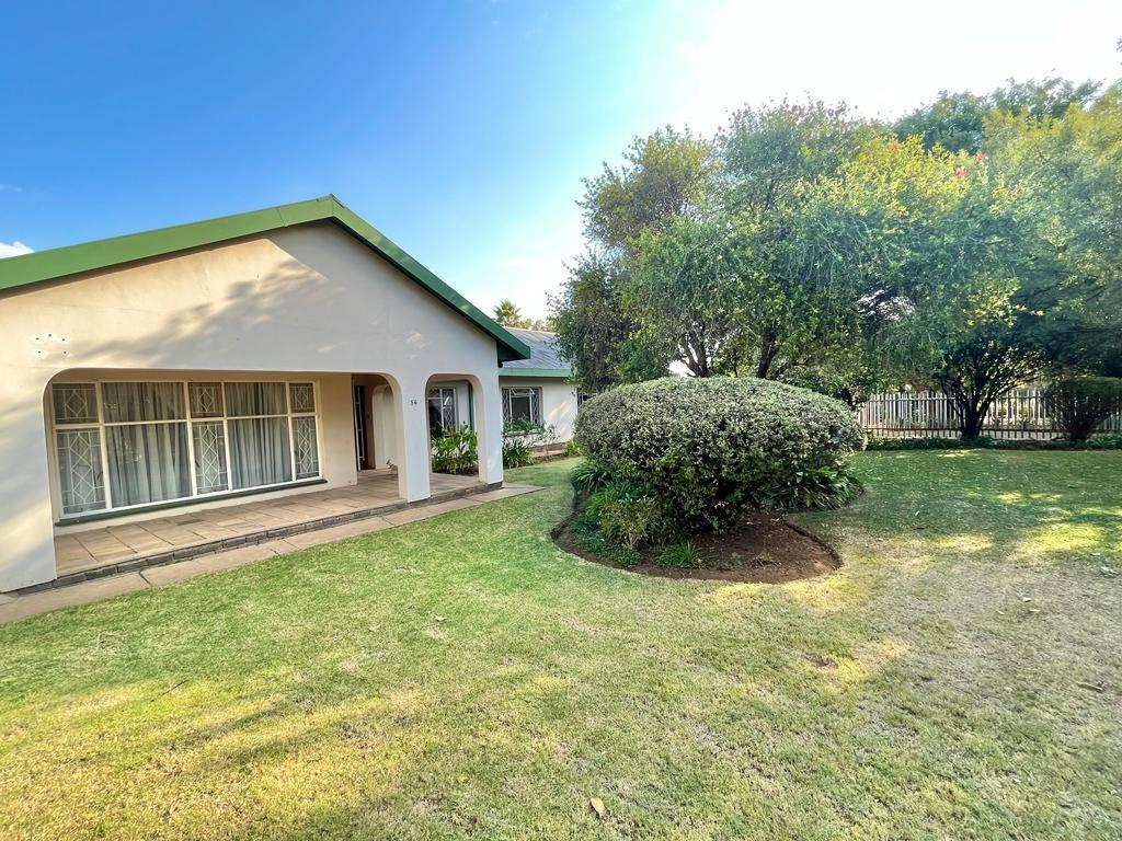 4 Bedroom House for sale in Lichtenburg P24112633054