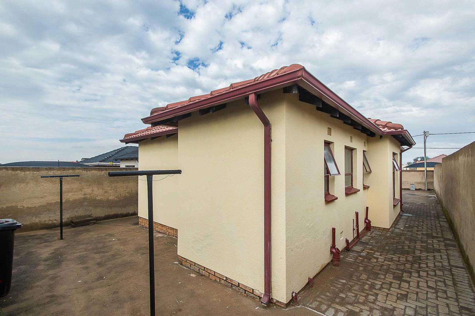 Riverlea, Johannesburg Property Property and houses for sale in