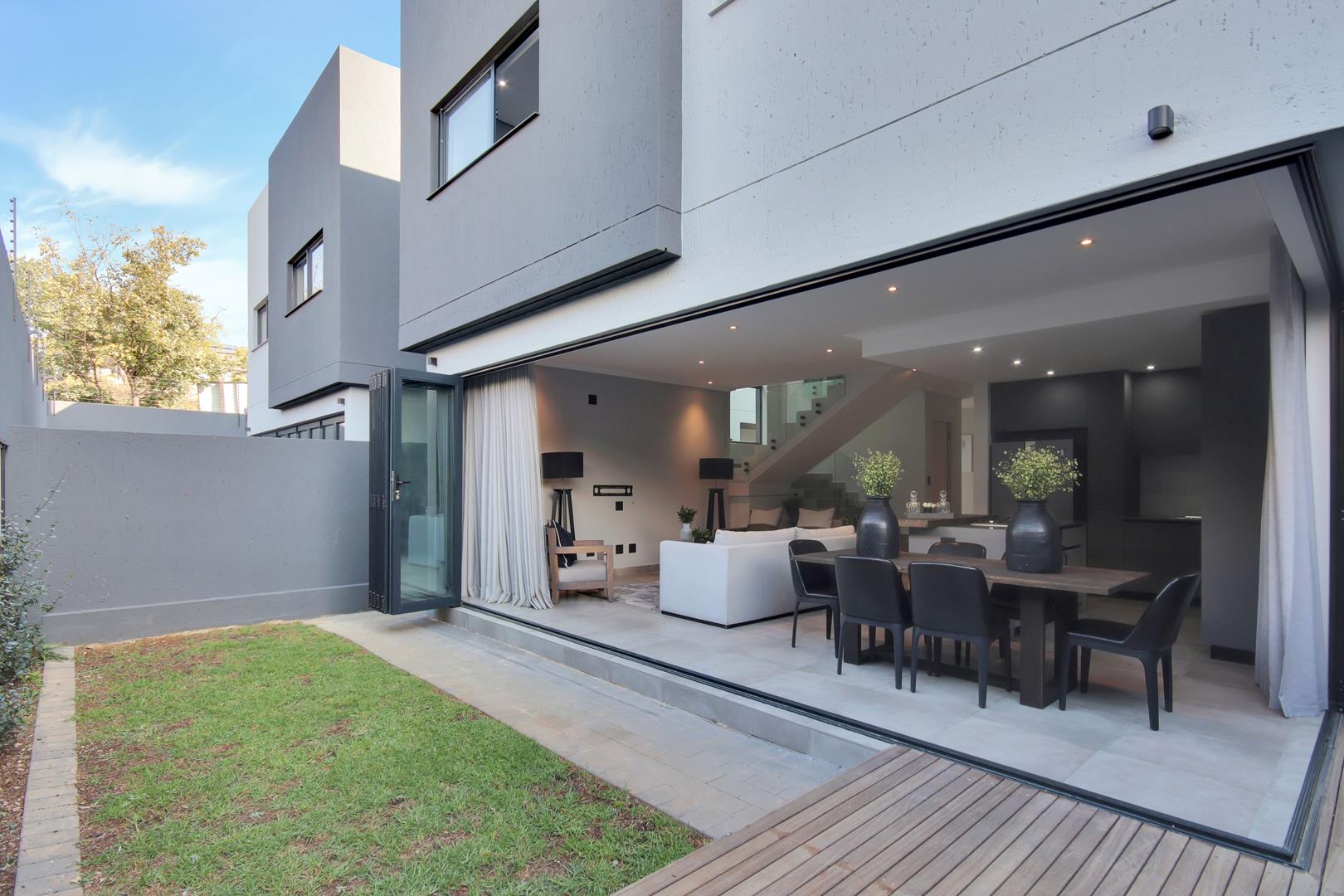 4 Bedroom Townhouse for sale in Bryanston Two St Audley Road