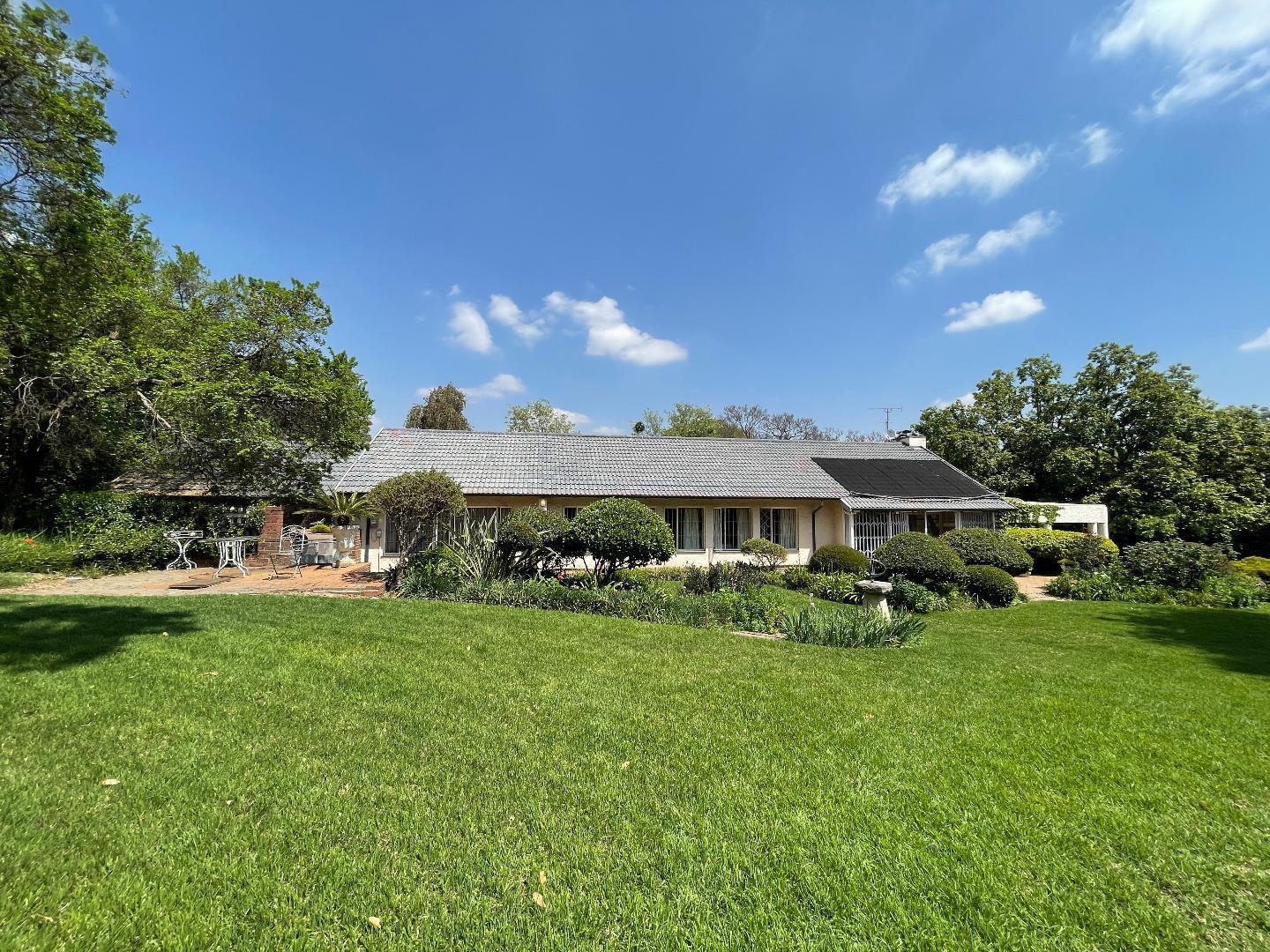 5 Bedroom House for sale in Ferndale P24112438960