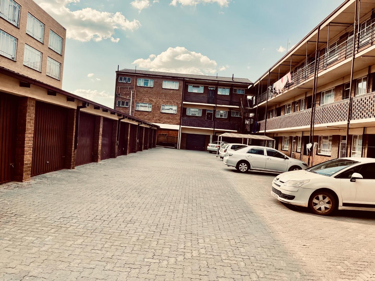 2 Bedroom Apartment / flat for sale in Vereeniging Central P24112634823