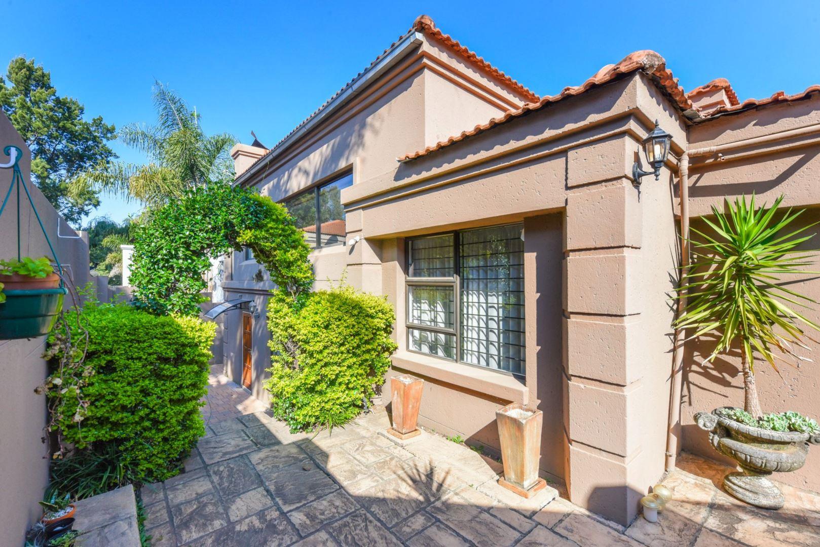 Lonehill Property Houses for sale in Lonehill