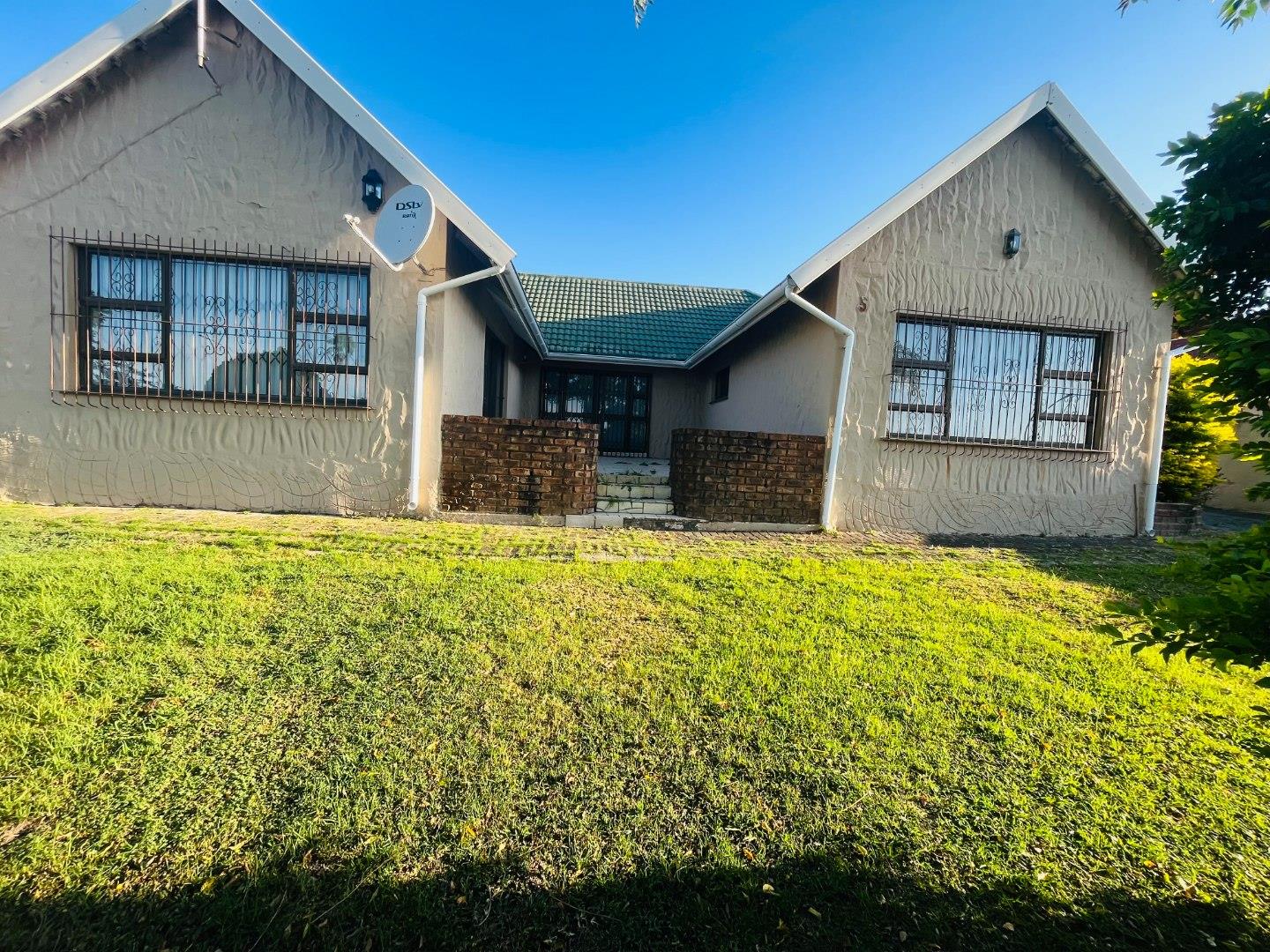 3 Bedroom House to rent in Amalinda P24112636150