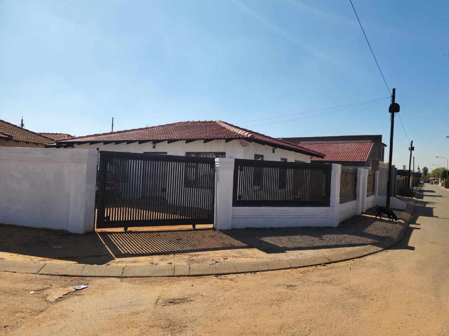 Protea Glen Property Property and houses for sale in Protea Glen