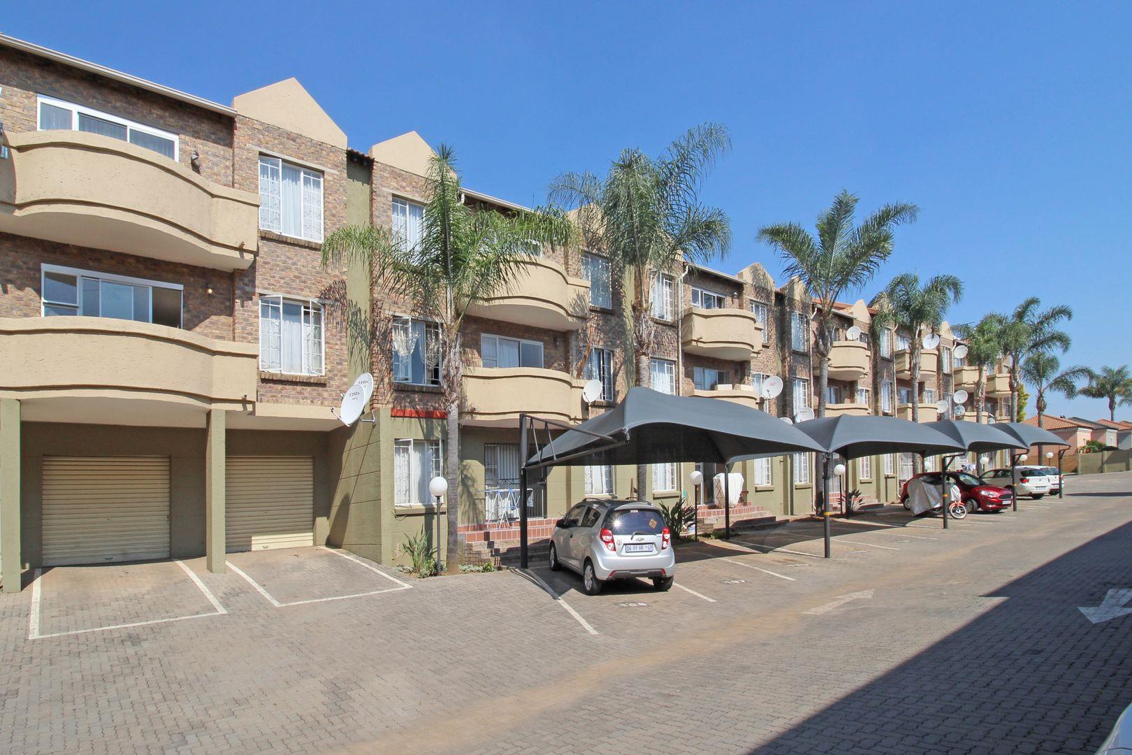 1 Bedroom Apartment / flat for sale in Amberfield P24112607018