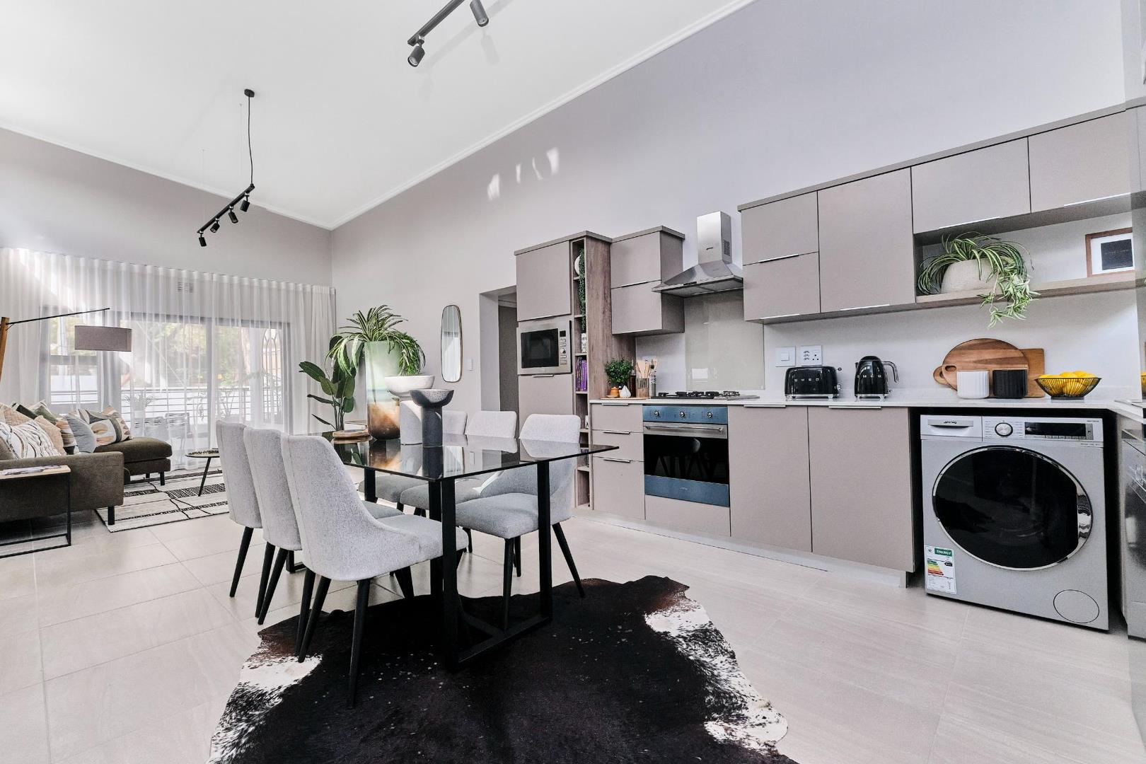 2 Bedroom Apartment / flat for sale in Bryanston P24112445687