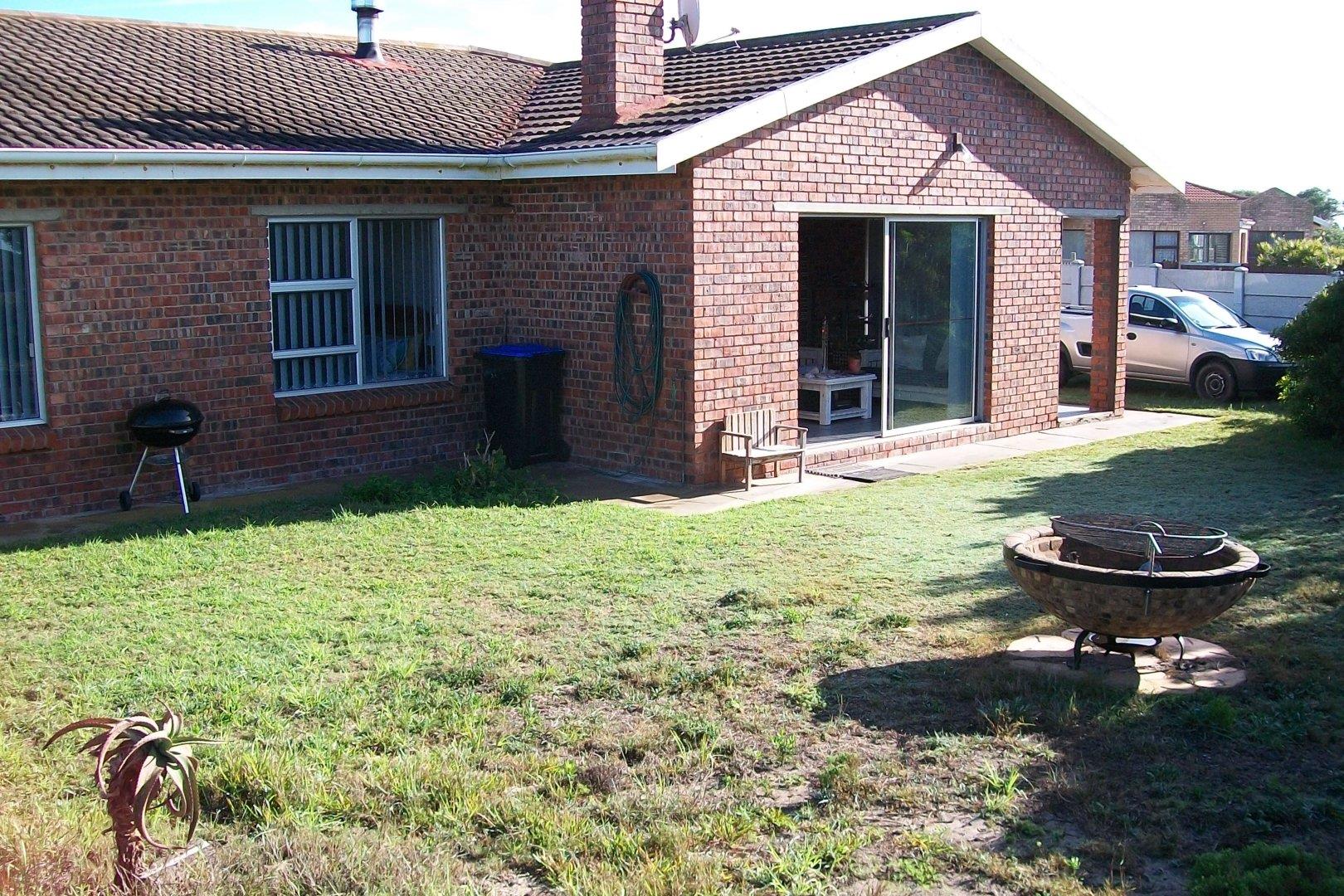 Paradise Beach, Jeffreys Bay Property Property and houses for sale in