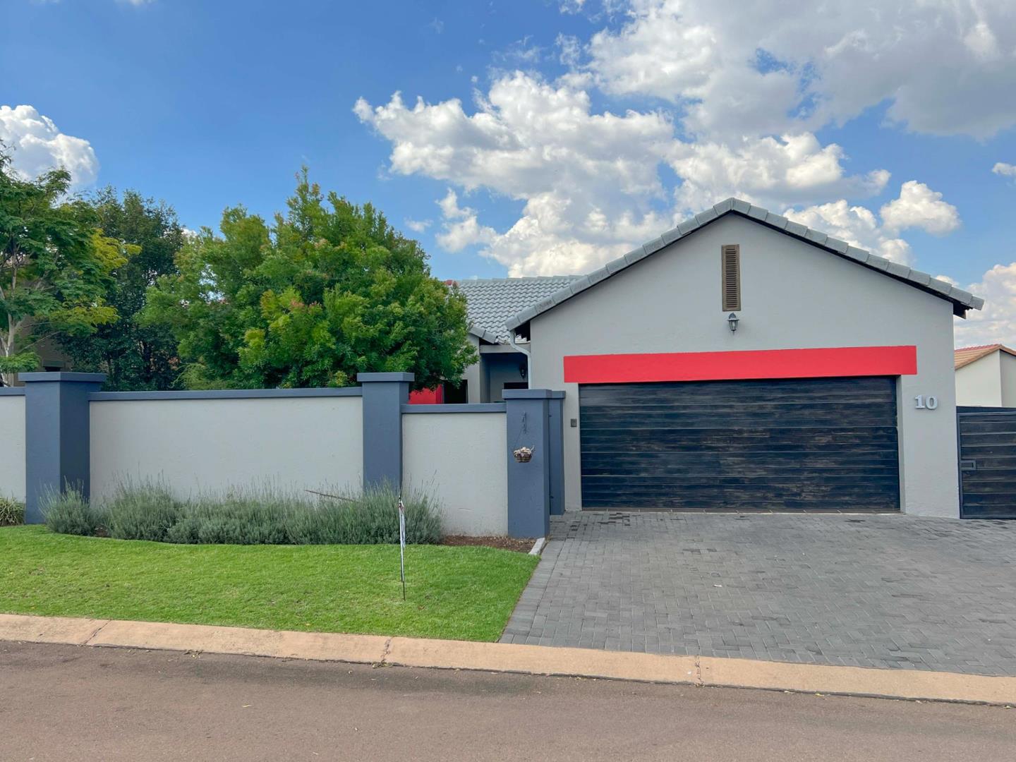 Midstream Estate Property Houses for sale in Midstream Estate