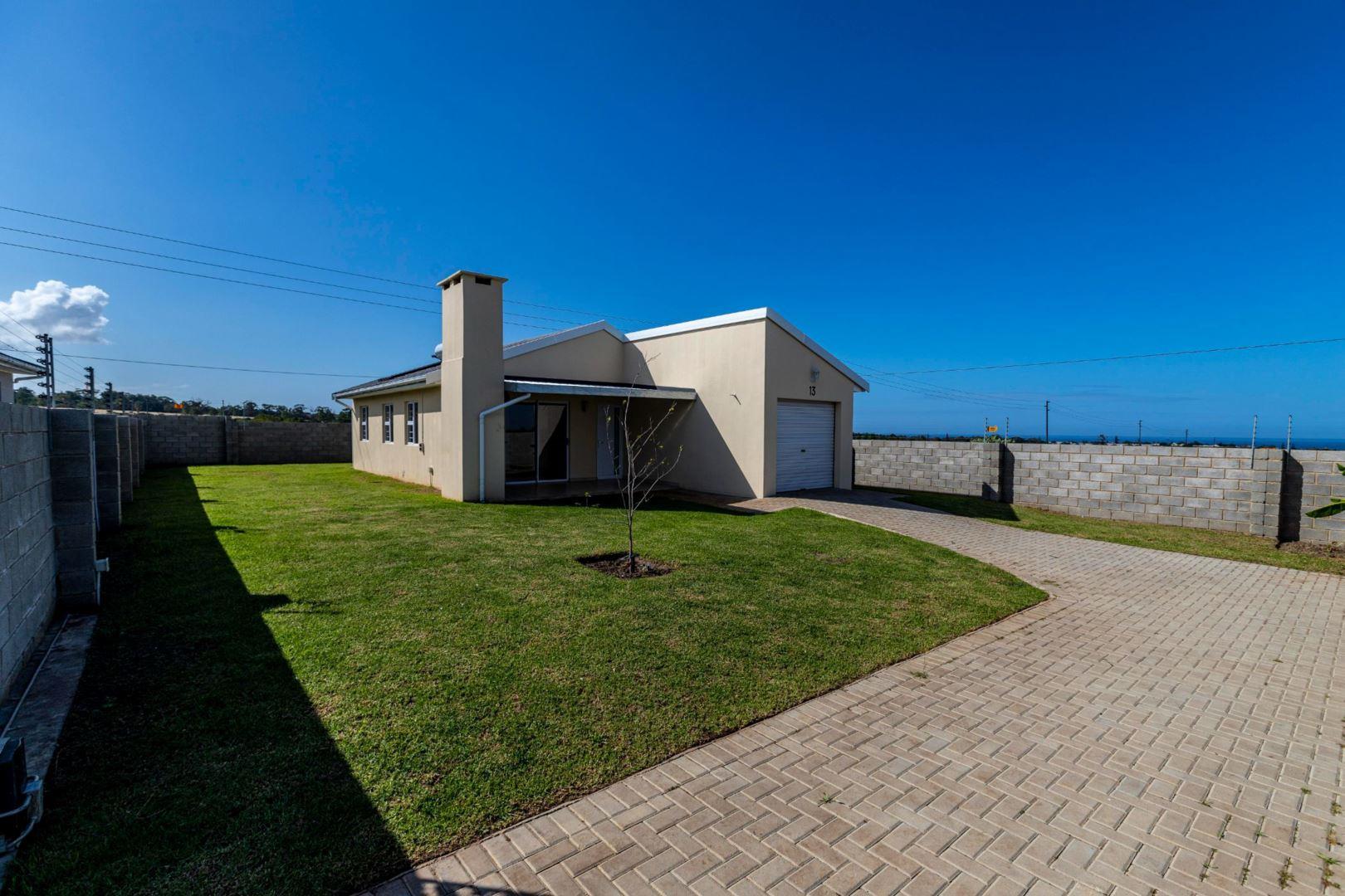 3 Bedroom House for sale in Gonubie P24112644739
