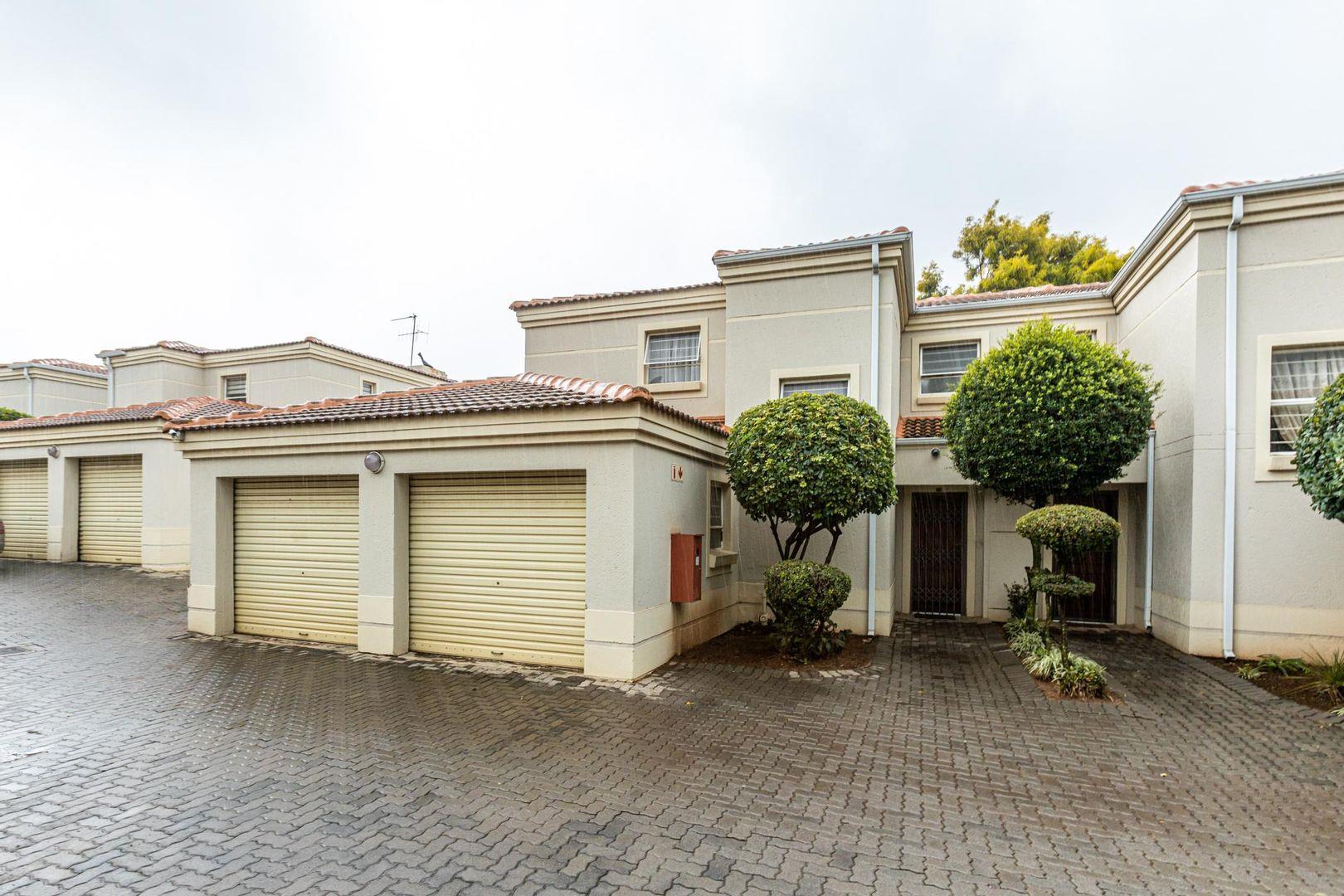 3 Bedroom Townhouse for sale in La Montagne P24112645987