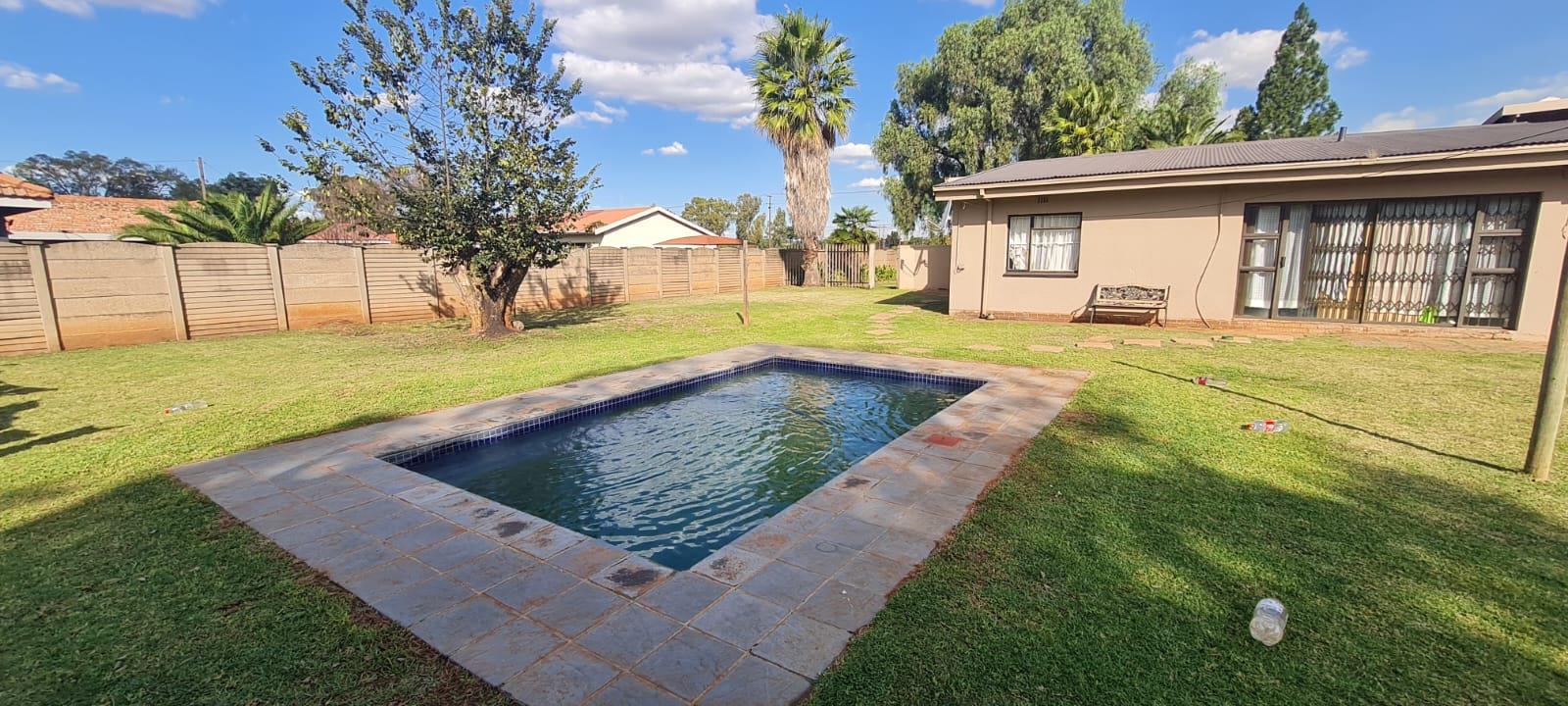 4 Bedroom House for sale in Meyerton Central P24112646599