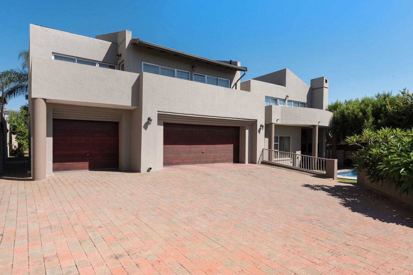 5 Bedroom House for sale in Marais Steyn Park P24112593566